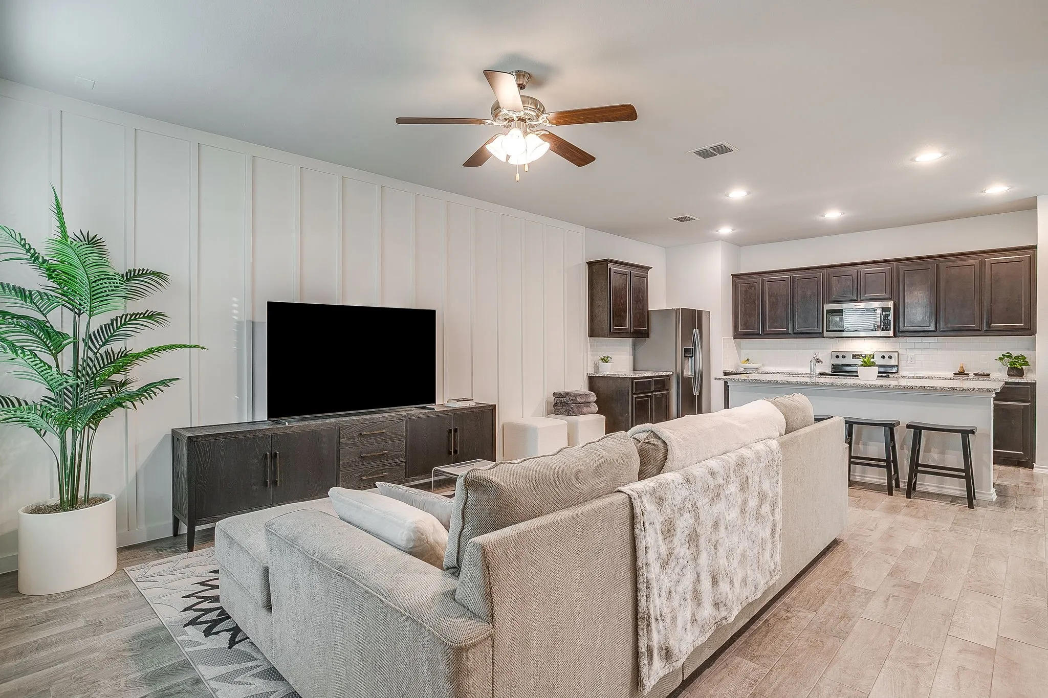 Townhouse For Sale in Tarrant County , 440 Milverton Drive, Fort Worth, Texas 76036, 4 Bedroom, 3 Bathroom, 2 Garage spaces, 1,924 Sqft, built in 2020, Preowned, mls#21195353, Real Estate Agent in Fort Worth, Homes For Sale in Tarrant county, Homes For Sale in Fort Worth, Realtor in Fort Worth Texas, Real Estate Brokerage Independent Realty Texas, Luminita Cordes Realtor