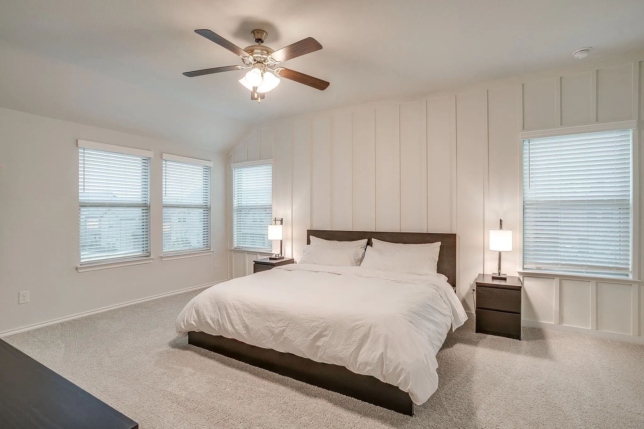 Townhouse For Sale in Tarrant County , 440 Milverton Drive, Fort Worth, Texas 76036, 4 Bedroom, 3 Bathroom, 2 Garage spaces, 1,924 Sqft, built in 2020, Preowned, mls#21195353, Real Estate Agent in Fort Worth, Homes For Sale in Tarrant county, Homes For Sale in Fort Worth, Realtor in Fort Worth Texas, Real Estate Brokerage Independent Realty Texas, Luminita Cordes Realtor