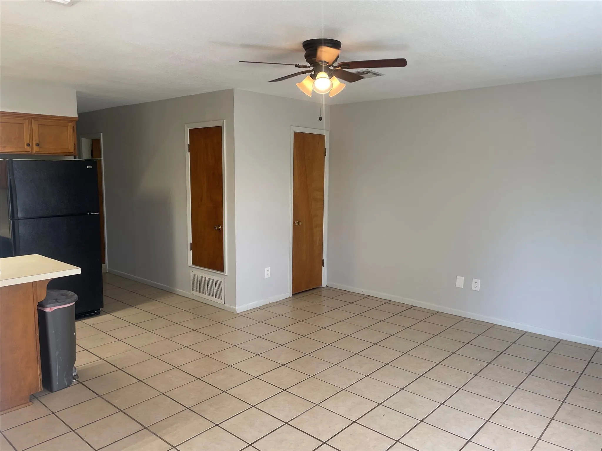 Duplex For Sale in Mc Lennan County , 3441 Pewitt Drive 43, Waco, Texas 76706, 4 Bedroom, 2 Bathroom, Garage spaces, 0 Sqft, built in 1985, Preowned, mls#21218510, Real Estate Agent in Waco, Homes For Sale in Mc Lennan county, Homes For Sale in Waco, Realtor in Waco Texas, Real Estate Brokerage Independent Realty Texas, Luminita Cordes Realtor
