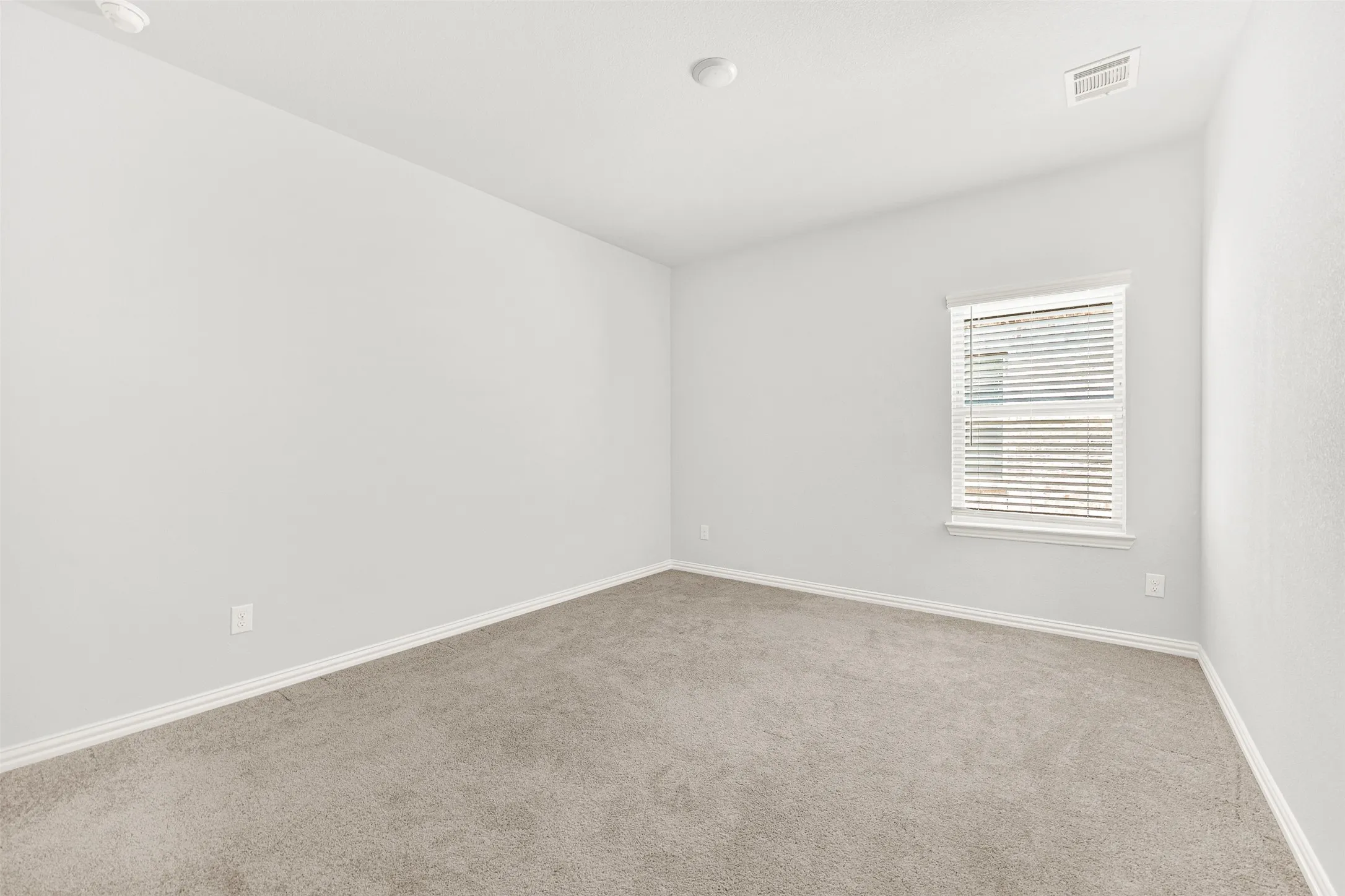 Single Family Residence For Sale in Collin County , 3124 Greenbriar Drive, Celina, Texas 75009, 3 Bedrooms, 3 Bathrooms, 2 Garage spaces, 2,643 Sqft, built in 2022, Preowned, Price $475,000, mls#21218039, Real Estate Agent in Celina, Homes For Sale in Collin county, Homes For Sale in Celina, Realtor in Celina Texas, Real Estate Brokerage Independent Realty Texas, Luminita Cordes Realtor