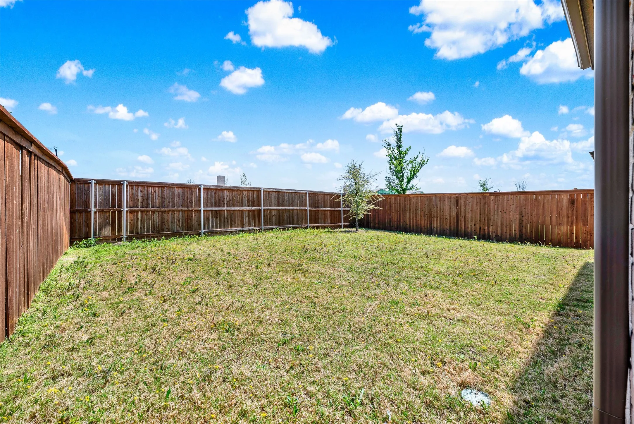Single Family Residence For Sale in Collin County , 3124 Greenbriar Drive, Celina, Texas 75009, 3 Bedrooms, 3 Bathrooms, 2 Garage spaces, 2,643 Sqft, built in 2022, Preowned, Price $475,000, mls#21218039, Real Estate Agent in Celina, Homes For Sale in Collin county, Homes For Sale in Celina, Realtor in Celina Texas, Real Estate Brokerage Independent Realty Texas, Luminita Cordes Realtor