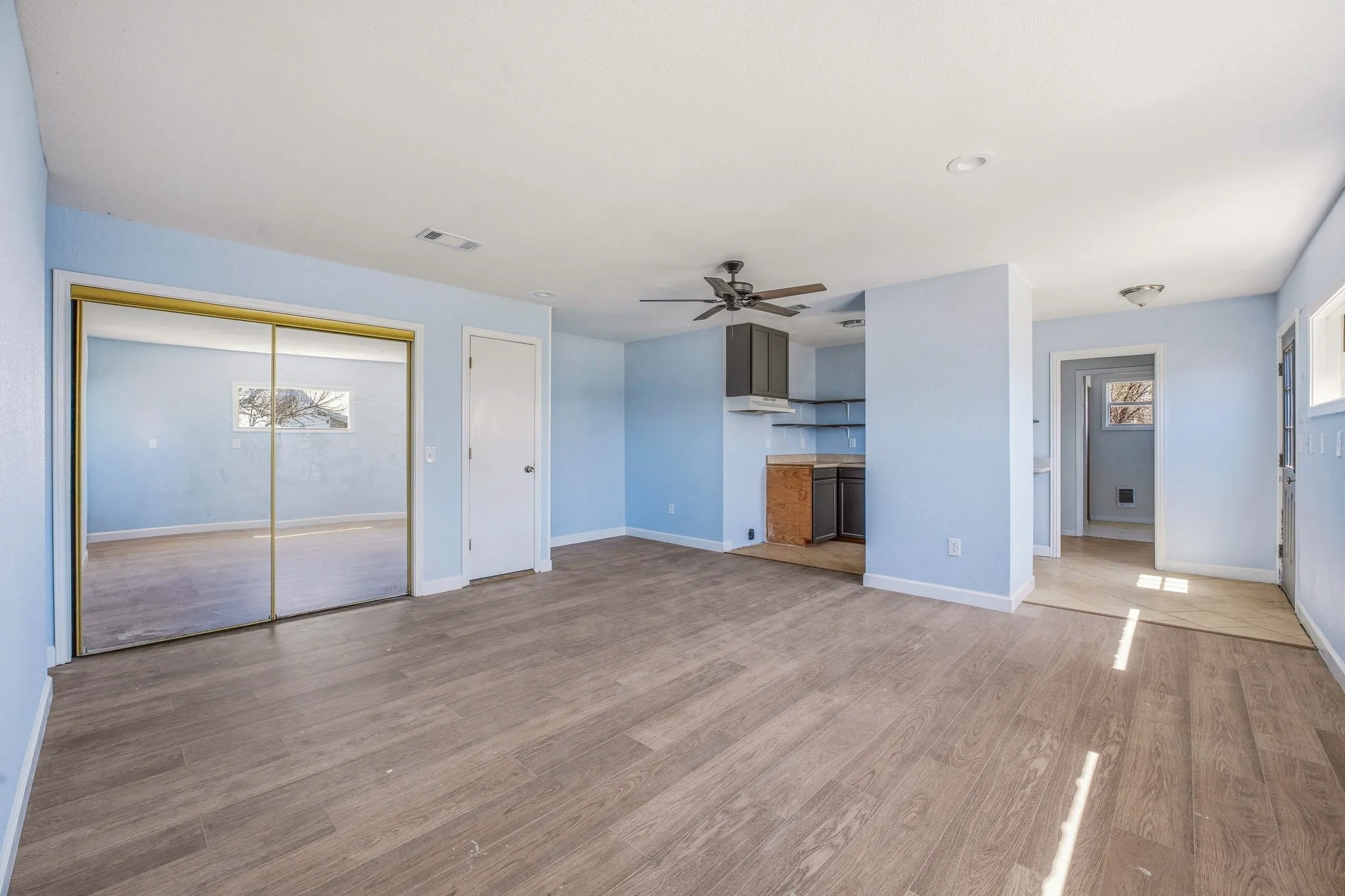 Single Family Residence For Sale in Hamilton County , 600 E Third Street, Hico, Texas 76457, 4 Bedroom, 2 Bathroom, Garage spaces, 2,079 Sqft, built in 1945, Preowned, mls#21218247, Real Estate Agent in Hico, Homes For Sale in Hamilton county, Homes For Sale in Hico, Realtor in Hico Texas, Real Estate Brokerage Independent Realty Texas, Luminita Cordes Realtor