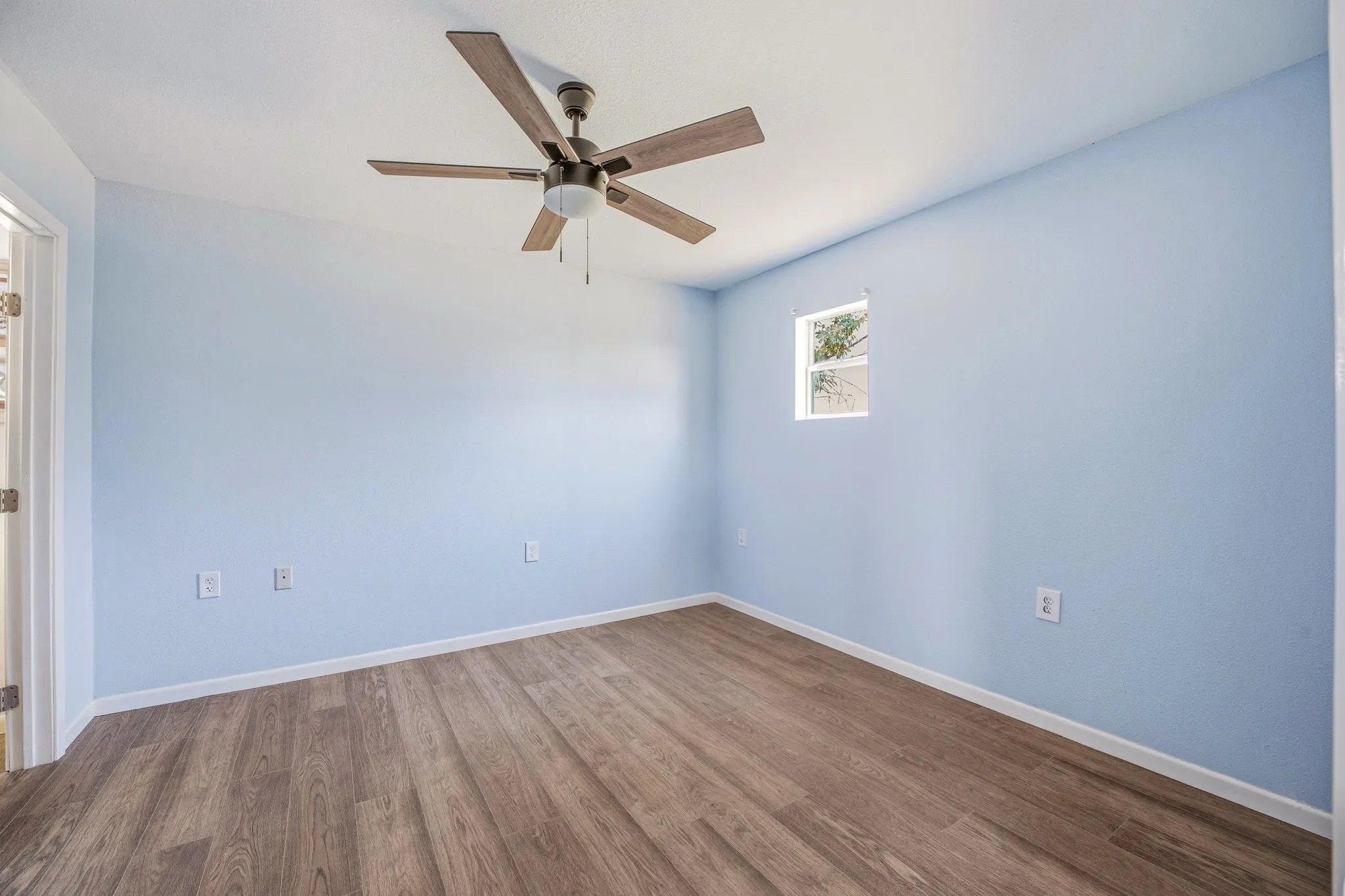 Single Family Residence For Sale in Hamilton County , 600 E Third Street, Hico, Texas 76457, 4 Bedroom, 2 Bathroom, Garage spaces, 2,079 Sqft, built in 1945, Preowned, mls#21218247, Real Estate Agent in Hico, Homes For Sale in Hamilton county, Homes For Sale in Hico, Realtor in Hico Texas, Real Estate Brokerage Independent Realty Texas, Luminita Cordes Realtor