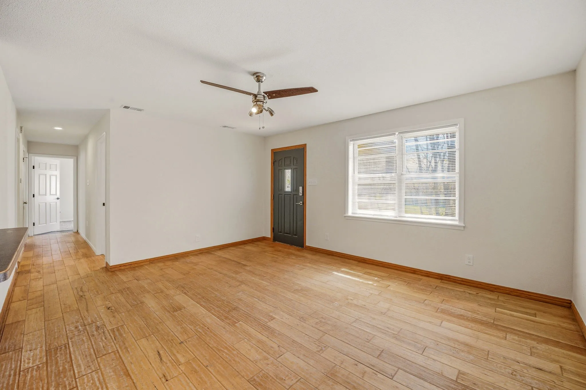 Single Family Residence For Sale in Hamilton County , 600 E Third Street, Hico, Texas 76457, 4 Bedroom, 2 Bathroom, Garage spaces, 2,079 Sqft, built in 1945, Preowned, mls#21218247, Real Estate Agent in Hico, Homes For Sale in Hamilton county, Homes For Sale in Hico, Realtor in Hico Texas, Real Estate Brokerage Independent Realty Texas, Luminita Cordes Realtor