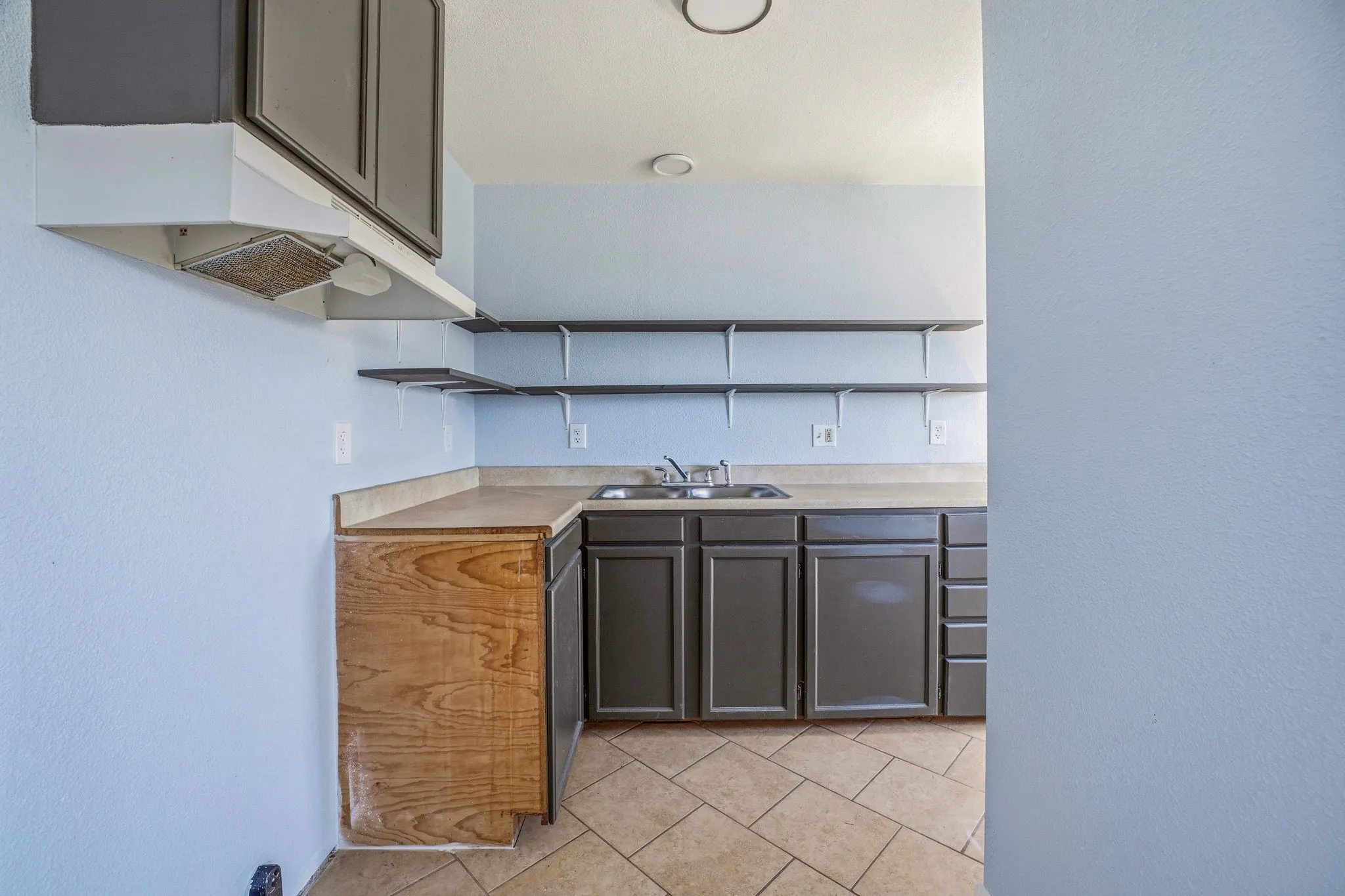 Single Family Residence For Sale in Hamilton County , 600 E Third Street, Hico, Texas 76457, 4 Bedroom, 2 Bathroom, Garage spaces, 2,079 Sqft, built in 1945, Preowned, mls#21218247, Real Estate Agent in Hico, Homes For Sale in Hamilton county, Homes For Sale in Hico, Realtor in Hico Texas, Real Estate Brokerage Independent Realty Texas, Luminita Cordes Realtor