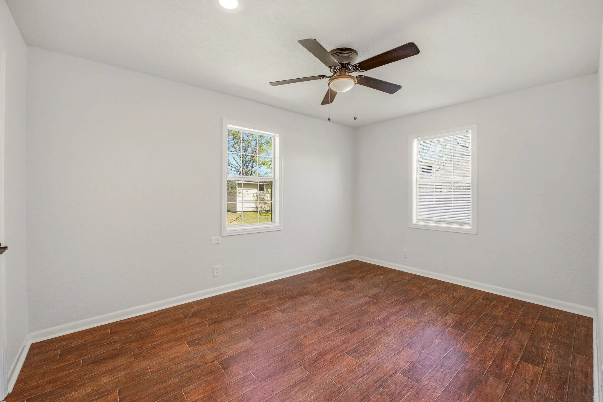 Single Family Residence For Sale in Hamilton County , 600 E Third Street, Hico, Texas 76457, 4 Bedroom, 2 Bathroom, Garage spaces, 2,079 Sqft, built in 1945, Preowned, mls#21218247, Real Estate Agent in Hico, Homes For Sale in Hamilton county, Homes For Sale in Hico, Realtor in Hico Texas, Real Estate Brokerage Independent Realty Texas, Luminita Cordes Realtor