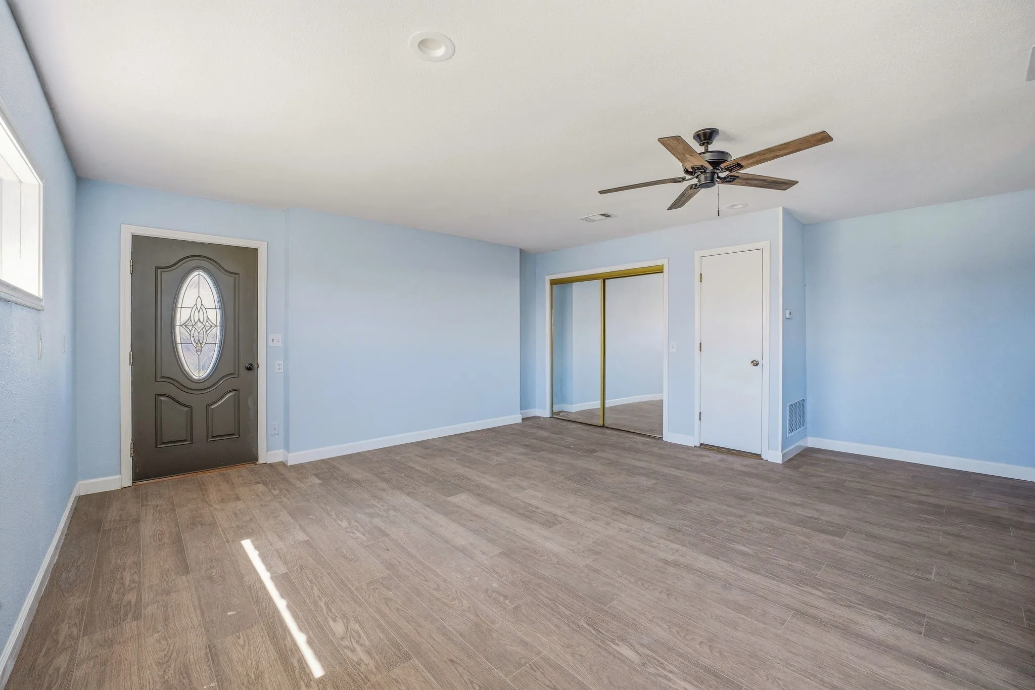 Single Family Residence For Sale in Hamilton County , 600 E Third Street, Hico, Texas 76457, 4 Bedroom, 2 Bathroom, Garage spaces, 2,079 Sqft, built in 1945, Preowned, mls#21218247, Real Estate Agent in Hico, Homes For Sale in Hamilton county, Homes For Sale in Hico, Realtor in Hico Texas, Real Estate Brokerage Independent Realty Texas, Luminita Cordes Realtor