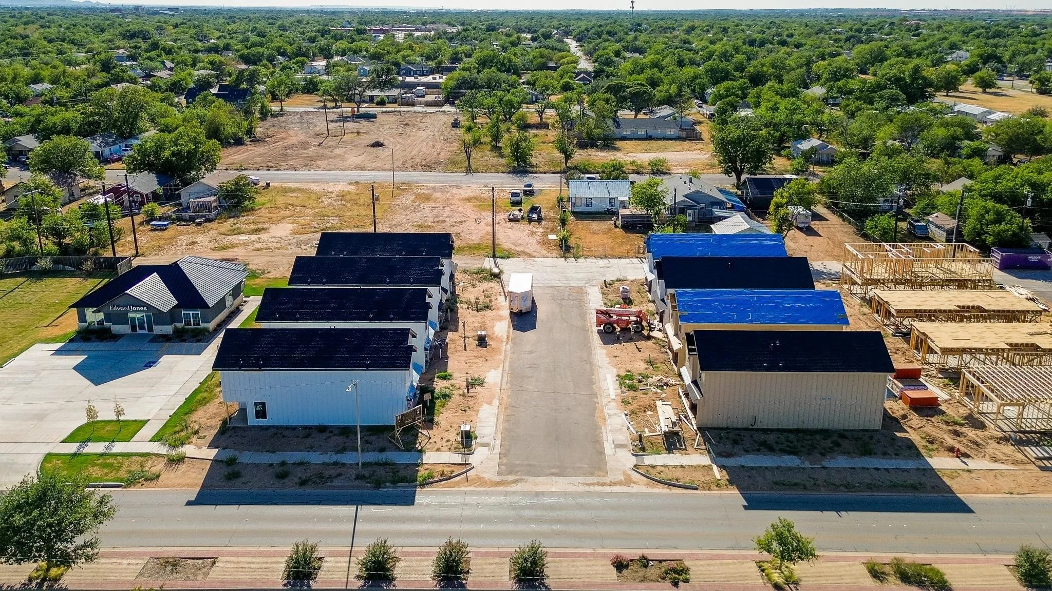 Single Family Residence For Sale in Taylor County , 1002 Olivia Lane, Abilene, Texas 79601, 3 Bedroom, 3 Bathroom, 1 Garage spaces, 1,500 Sqft, built in 2026, New Construction - Incomplete, mls#21217561, Real Estate Agent in Abilene, Homes For Sale in Taylor county, Homes For Sale in Abilene, Realtor in Abilene Texas, Real Estate Brokerage Independent Realty Texas, Luminita Cordes Realtor