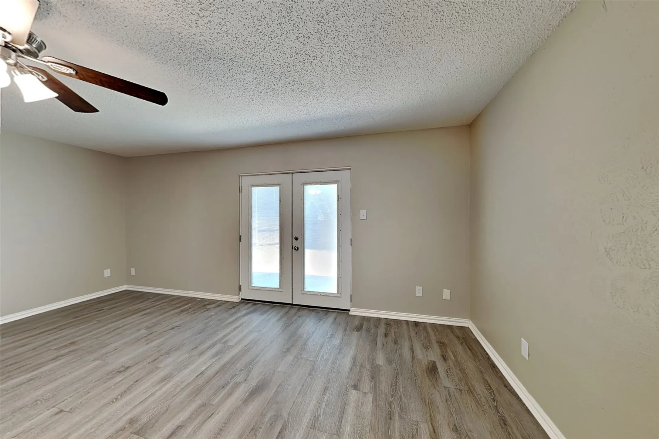 Single Family Residence For Rent in Denton County , 1504 Homestead Street, Flower Mound, Texas 75028, 3 Bedrooms, 3 Bathrooms, 2 Garage spaces, 1,664 Sqft, built in 1983, Preowned, Price $2,400, mls#21218563, Real Estate Agent in Flower Mound, Homes For Rent in Denton county, Homes For Rent in Flower Mound, Realtor in Flower Mound Texas, Real Estate Brokerage Independent Realty Texas, Luminita Cordes Realtor