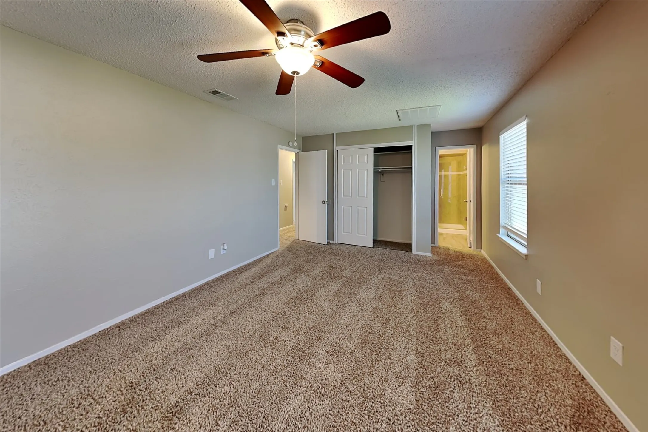 Single Family Residence For Rent in Denton County , 1504 Homestead Street, Flower Mound, Texas 75028, 3 Bedrooms, 3 Bathrooms, 2 Garage spaces, 1,664 Sqft, built in 1983, Preowned, Price $2,400, mls#21218563, Real Estate Agent in Flower Mound, Homes For Rent in Denton county, Homes For Rent in Flower Mound, Realtor in Flower Mound Texas, Real Estate Brokerage Independent Realty Texas, Luminita Cordes Realtor
