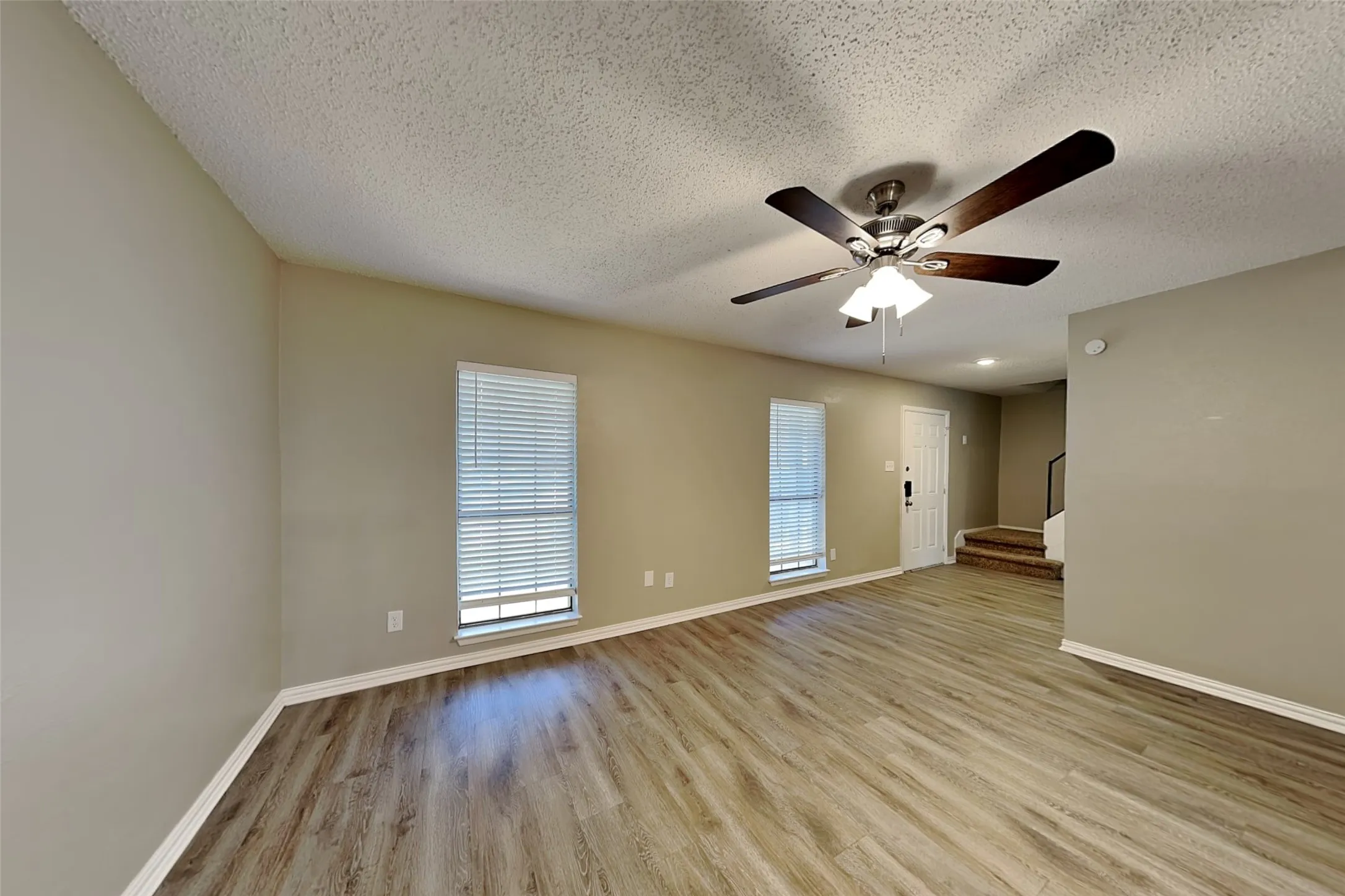Single Family Residence For Rent in Denton County , 1504 Homestead Street, Flower Mound, Texas 75028, 3 Bedrooms, 3 Bathrooms, 2 Garage spaces, 1,664 Sqft, built in 1983, Preowned, Price $2,400, mls#21218563, Real Estate Agent in Flower Mound, Homes For Rent in Denton county, Homes For Rent in Flower Mound, Realtor in Flower Mound Texas, Real Estate Brokerage Independent Realty Texas, Luminita Cordes Realtor