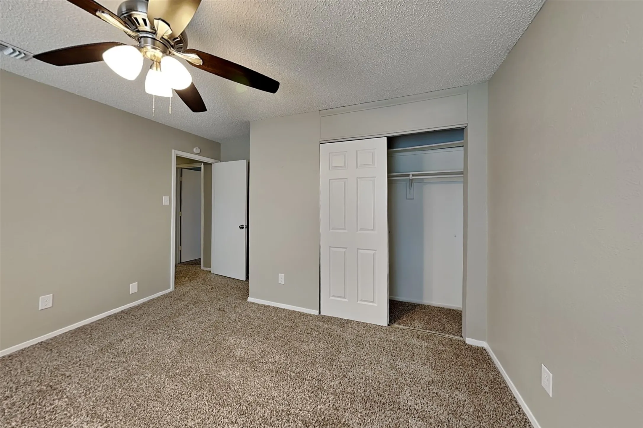 Single Family Residence For Rent in Denton County , 1504 Homestead Street, Flower Mound, Texas 75028, 3 Bedrooms, 3 Bathrooms, 2 Garage spaces, 1,664 Sqft, built in 1983, Preowned, Price $2,400, mls#21218563, Real Estate Agent in Flower Mound, Homes For Rent in Denton county, Homes For Rent in Flower Mound, Realtor in Flower Mound Texas, Real Estate Brokerage Independent Realty Texas, Luminita Cordes Realtor