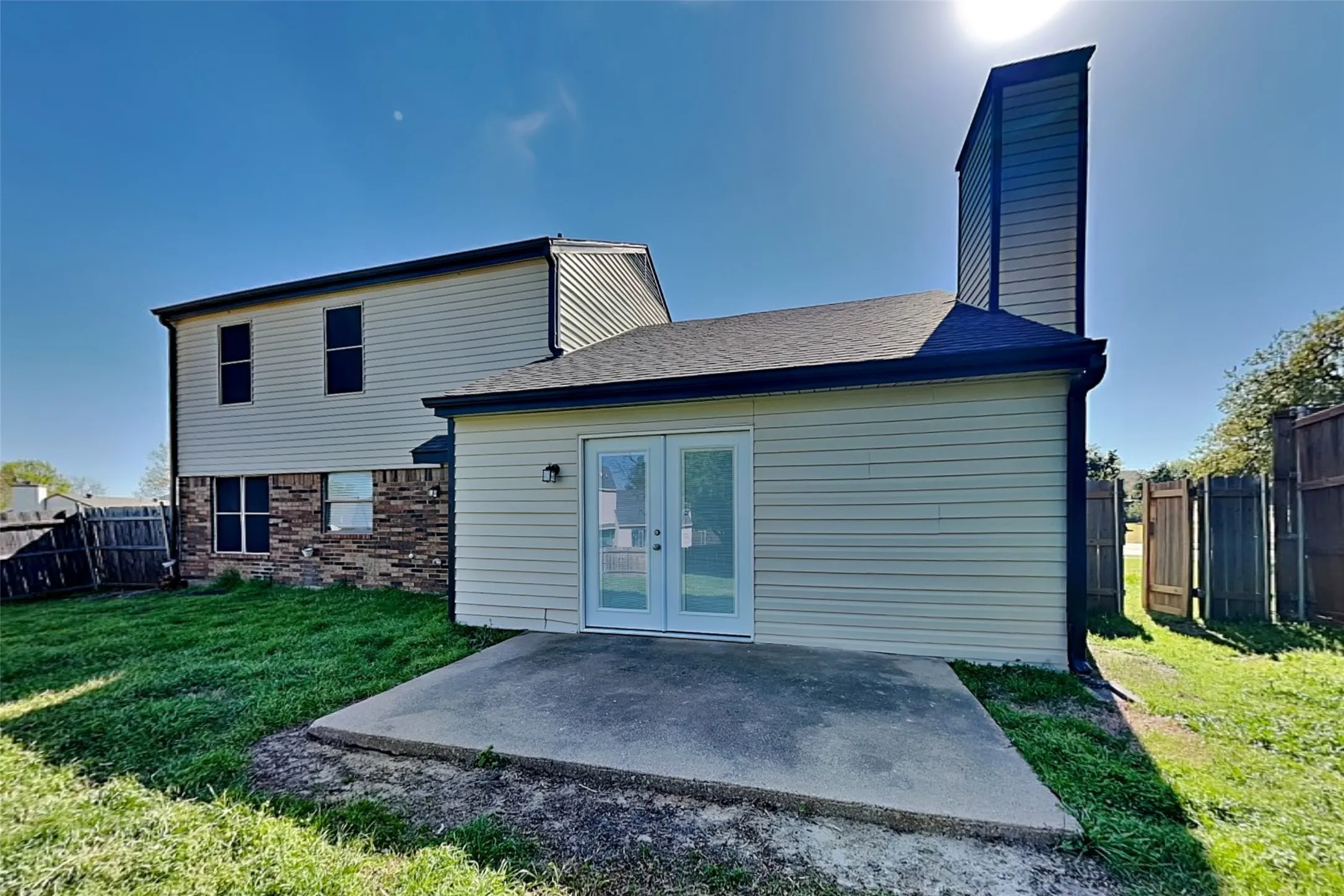 Single Family Residence For Rent in Denton County , 1504 Homestead Street, Flower Mound, Texas 75028, 3 Bedrooms, 3 Bathrooms, 2 Garage spaces, 1,664 Sqft, built in 1983, Preowned, Price $2,400, mls#21218563, Real Estate Agent in Flower Mound, Homes For Rent in Denton county, Homes For Rent in Flower Mound, Realtor in Flower Mound Texas, Real Estate Brokerage Independent Realty Texas, Luminita Cordes Realtor