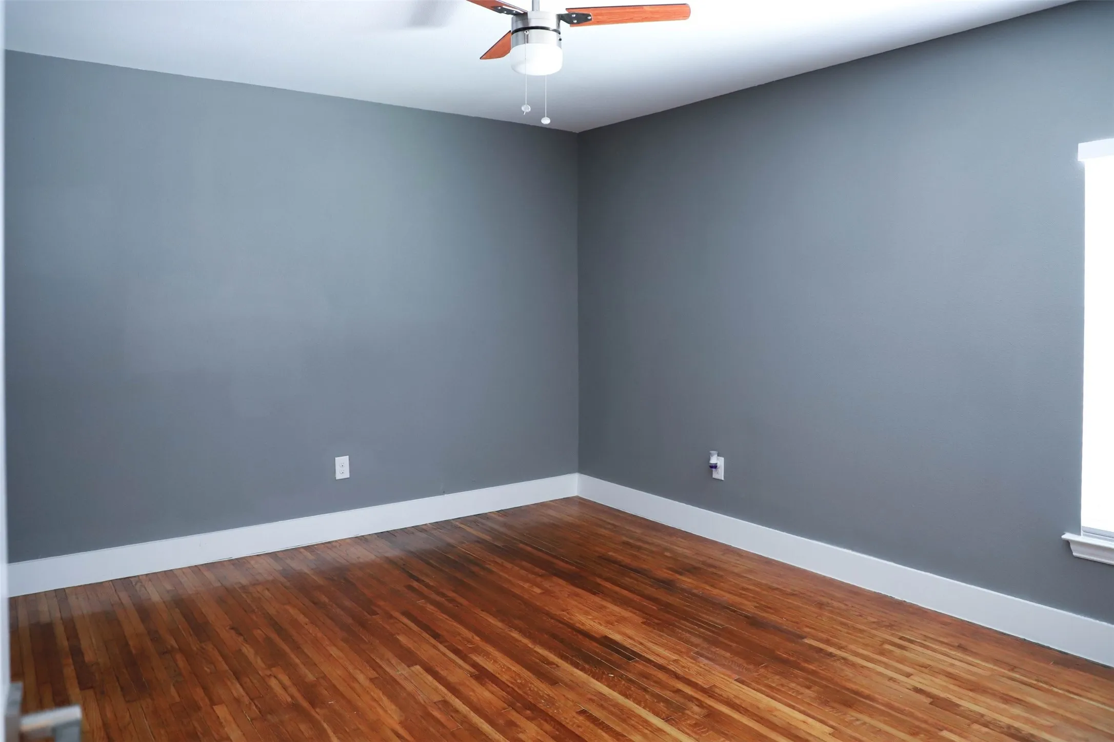 Duplex For Sale in Dallas County , 3709 Mount Royal Street, Dallas, Texas 75211, 4 Bedroom, 2 Bathroom, 3 Garage spaces, 0 Sqft, built in 1942, Preowned, mls#21218384, Real Estate Agent in Dallas, Homes For Sale in Dallas county, Homes For Sale in Dallas, Realtor in Dallas Texas, Real Estate Brokerage Independent Realty Texas, Luminita Cordes Realtor