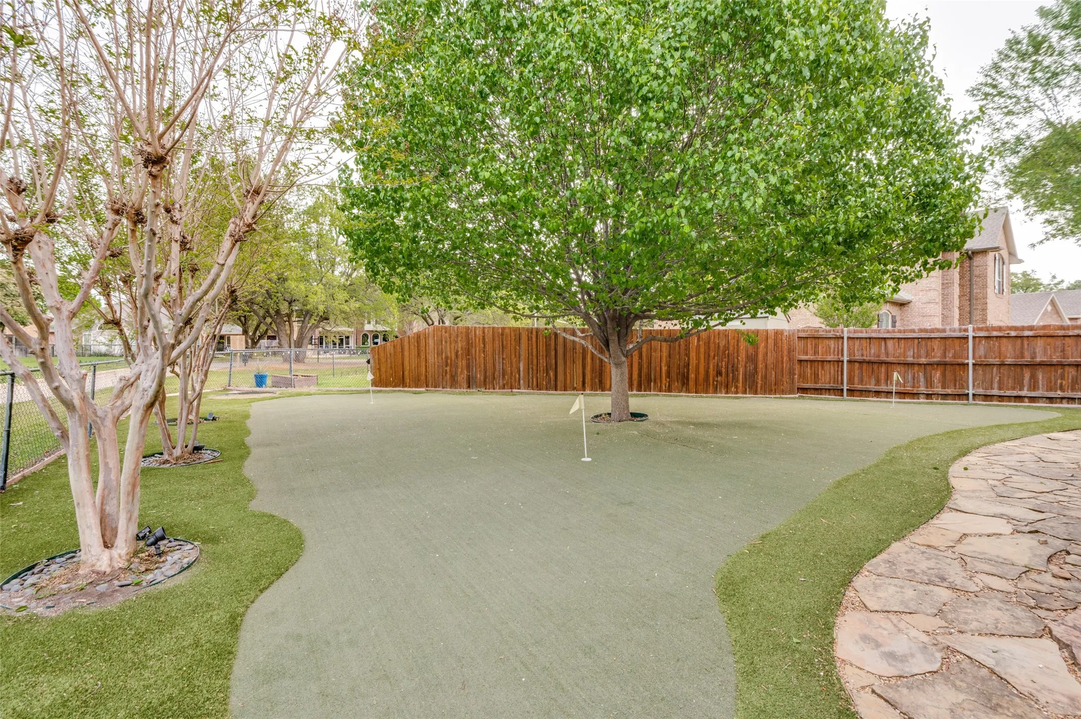 Single Family Residence For Sale in Collin County , 5613 Vicksburg Place, Frisco, Texas 75035, 4 Bedroom, 3 Bathroom, 2 Garage spaces, 2,532 Sqft, built in 1993, mls#21218646, Real Estate Agent in Frisco, Homes For Sale in Collin county, Homes For Sale in Frisco, Realtor in Frisco Texas, Real Estate Brokerage Independent Realty Texas, Luminita Cordes Realtor