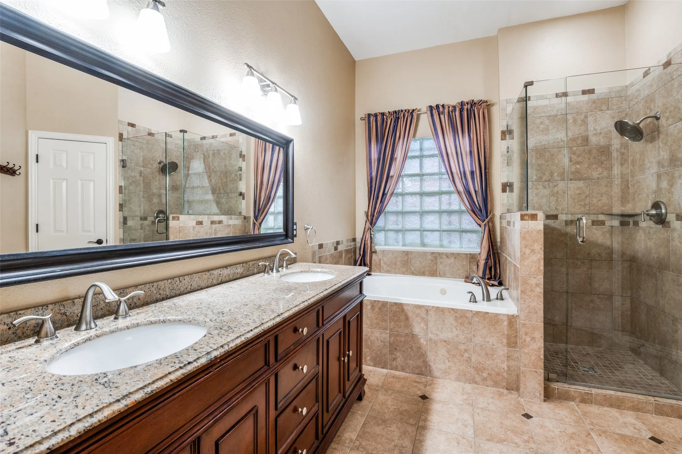 Single Family Residence For Sale in Collin County , 5613 Vicksburg Place, Frisco, Texas 75035, 4 Bedroom, 3 Bathroom, 2 Garage spaces, 2,532 Sqft, built in 1993, mls#21218646, Real Estate Agent in Frisco, Homes For Sale in Collin county, Homes For Sale in Frisco, Realtor in Frisco Texas, Real Estate Brokerage Independent Realty Texas, Luminita Cordes Realtor