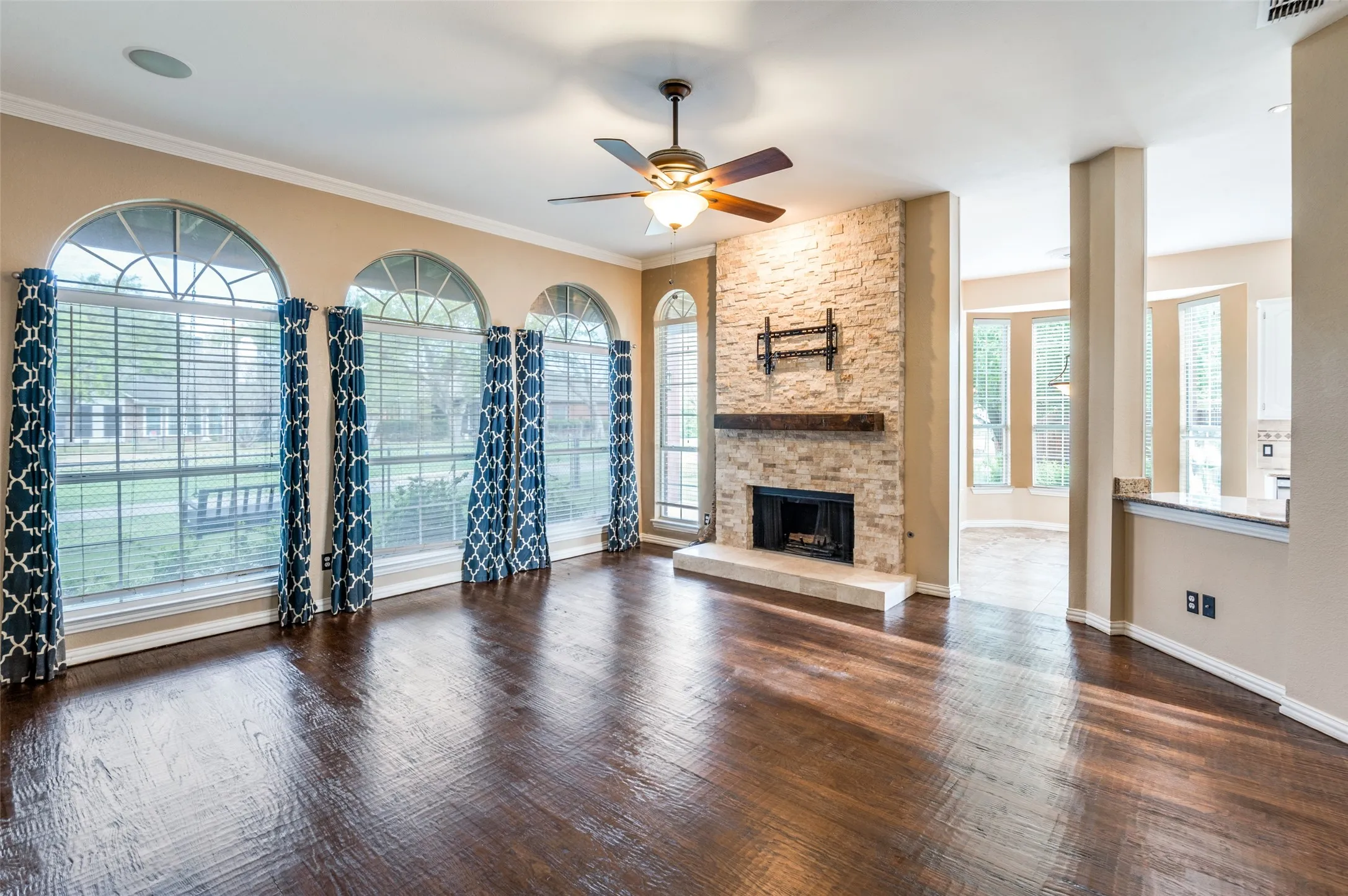 Single Family Residence For Sale in Collin County , 5613 Vicksburg Place, Frisco, Texas 75035, 4 Bedroom, 3 Bathroom, 2 Garage spaces, 2,532 Sqft, built in 1993, mls#21218646, Real Estate Agent in Frisco, Homes For Sale in Collin county, Homes For Sale in Frisco, Realtor in Frisco Texas, Real Estate Brokerage Independent Realty Texas, Luminita Cordes Realtor