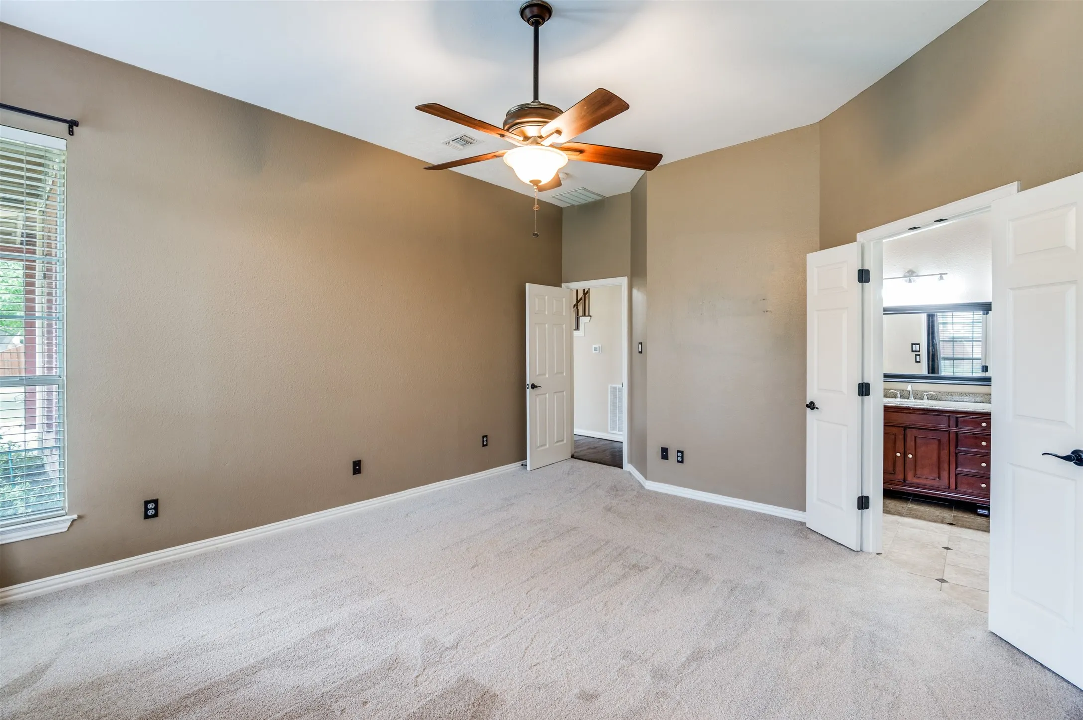 Single Family Residence For Sale in Collin County , 5613 Vicksburg Place, Frisco, Texas 75035, 4 Bedroom, 3 Bathroom, 2 Garage spaces, 2,532 Sqft, built in 1993, mls#21218646, Real Estate Agent in Frisco, Homes For Sale in Collin county, Homes For Sale in Frisco, Realtor in Frisco Texas, Real Estate Brokerage Independent Realty Texas, Luminita Cordes Realtor