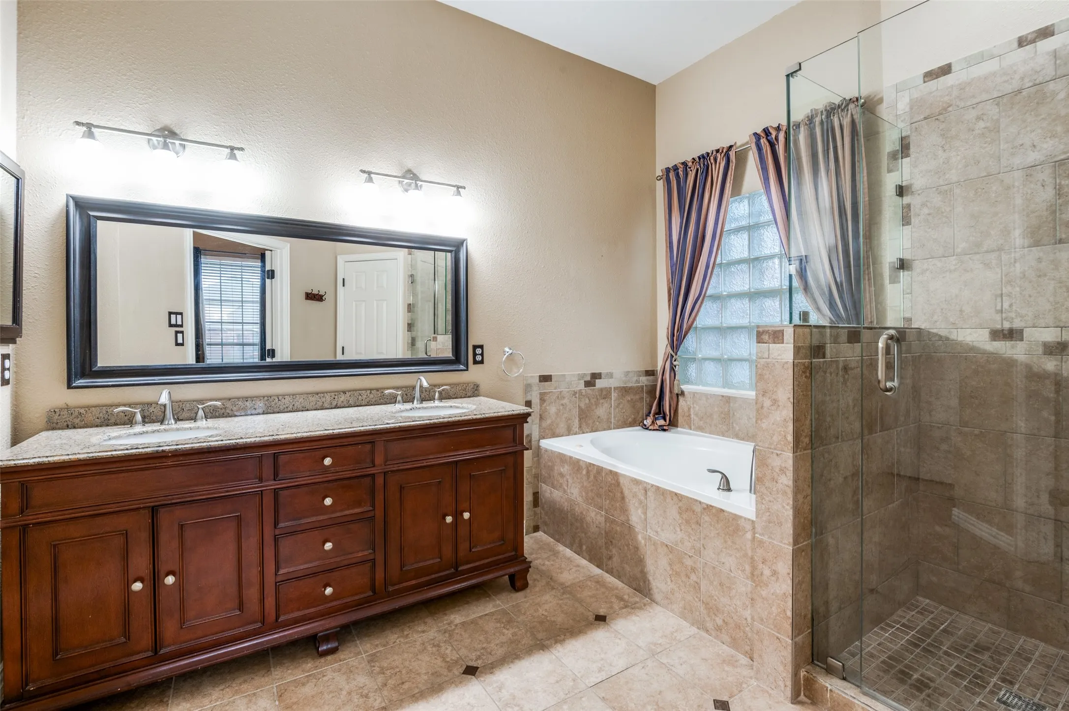 Single Family Residence For Sale in Collin County , 5613 Vicksburg Place, Frisco, Texas 75035, 4 Bedroom, 3 Bathroom, 2 Garage spaces, 2,532 Sqft, built in 1993, mls#21218646, Real Estate Agent in Frisco, Homes For Sale in Collin county, Homes For Sale in Frisco, Realtor in Frisco Texas, Real Estate Brokerage Independent Realty Texas, Luminita Cordes Realtor