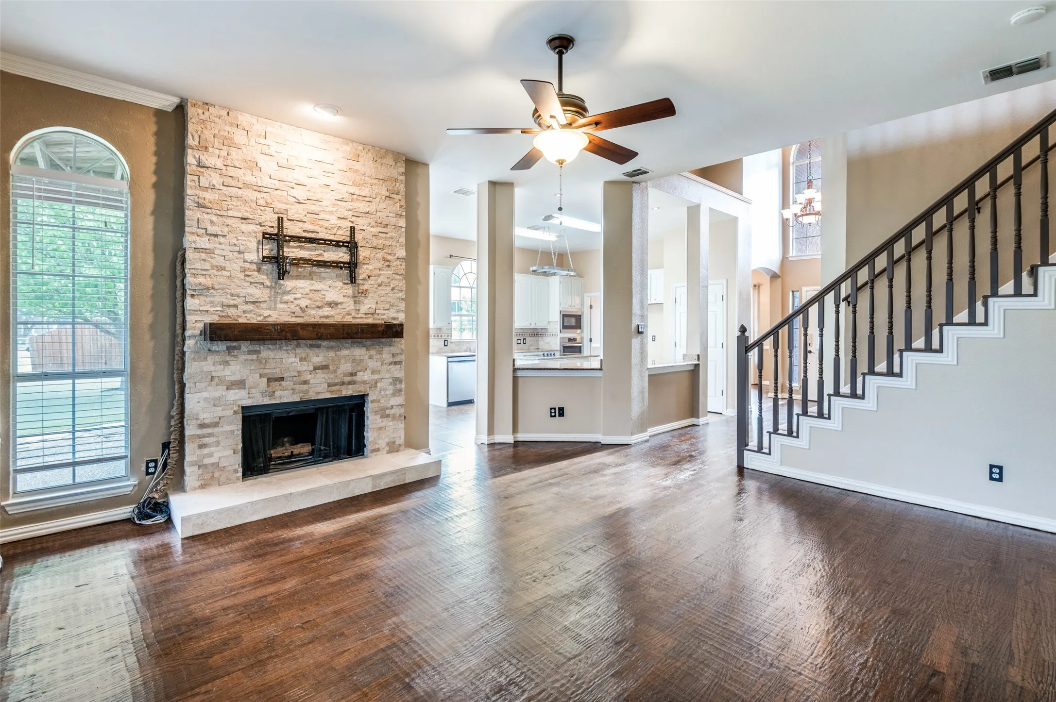 Single Family Residence For Sale in Collin County , 5613 Vicksburg Place, Frisco, Texas 75035, 4 Bedroom, 3 Bathroom, 2 Garage spaces, 2,532 Sqft, built in 1993, mls#21218646, Real Estate Agent in Frisco, Homes For Sale in Collin county, Homes For Sale in Frisco, Realtor in Frisco Texas, Real Estate Brokerage Independent Realty Texas, Luminita Cordes Realtor