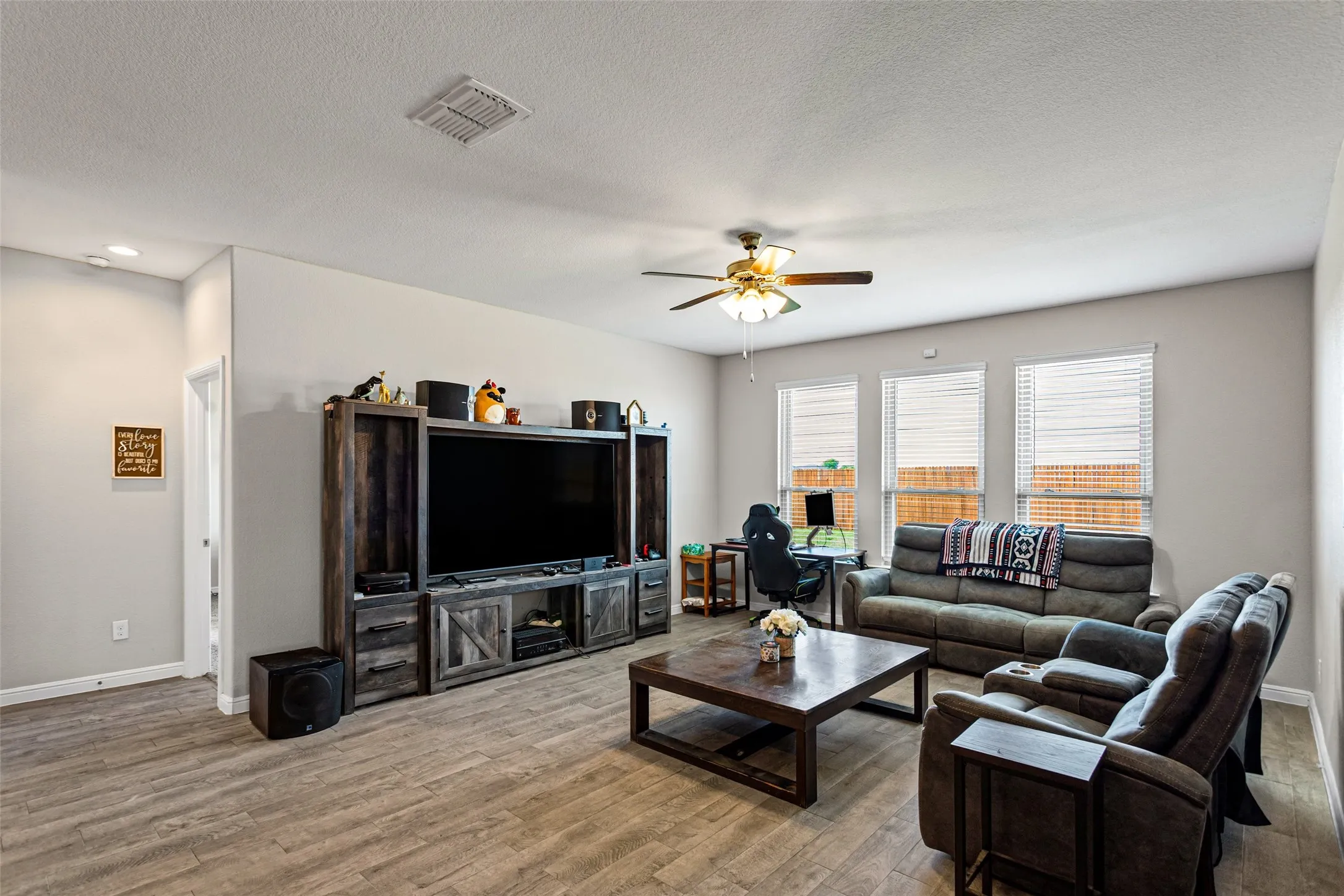 Single Family Residence For Sale in Johnson County , 1212 Dublin Drive, Cleburne, Texas 76033, 4 Bedroom, 2 Bathroom, 2 Garage spaces, 2,097 Sqft, built in 2020, Preowned, mls#21218462, Real Estate Agent in Cleburne, Homes For Sale in Johnson county, Homes For Sale in Cleburne, Realtor in Cleburne Texas, Real Estate Brokerage Independent Realty Texas, Luminita Cordes Realtor