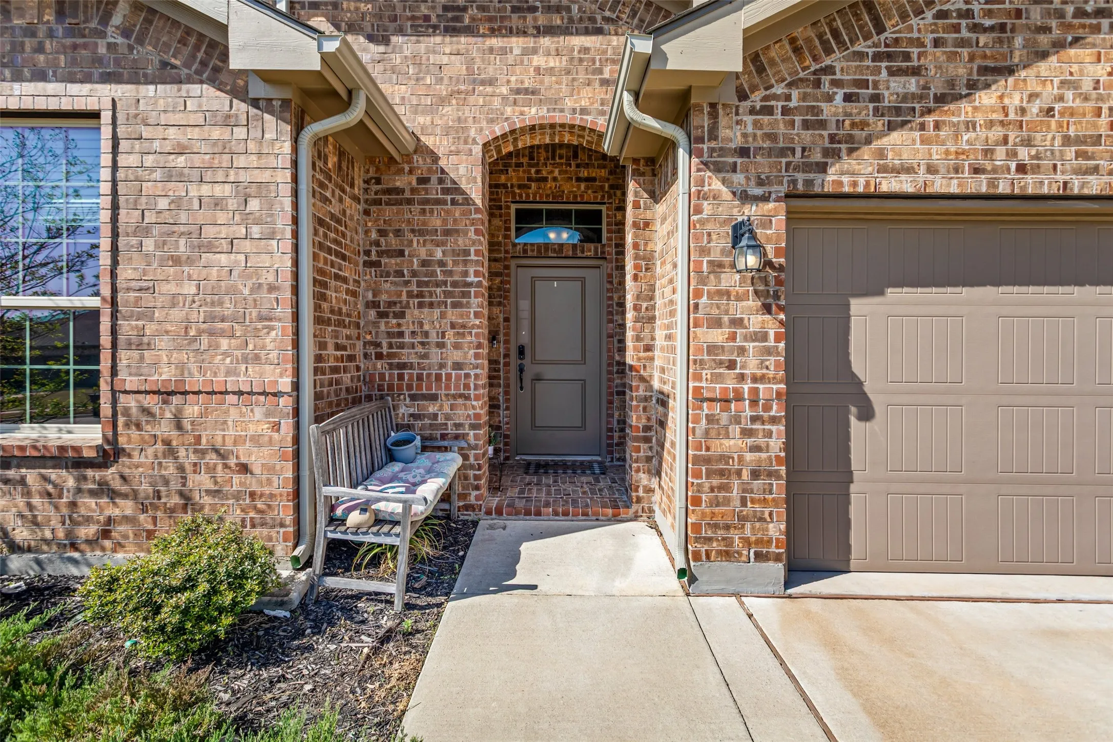 Single Family Residence For Sale in Johnson County , 1212 Dublin Drive, Cleburne, Texas 76033, 4 Bedroom, 2 Bathroom, 2 Garage spaces, 2,097 Sqft, built in 2020, Preowned, mls#21218462, Real Estate Agent in Cleburne, Homes For Sale in Johnson county, Homes For Sale in Cleburne, Realtor in Cleburne Texas, Real Estate Brokerage Independent Realty Texas, Luminita Cordes Realtor