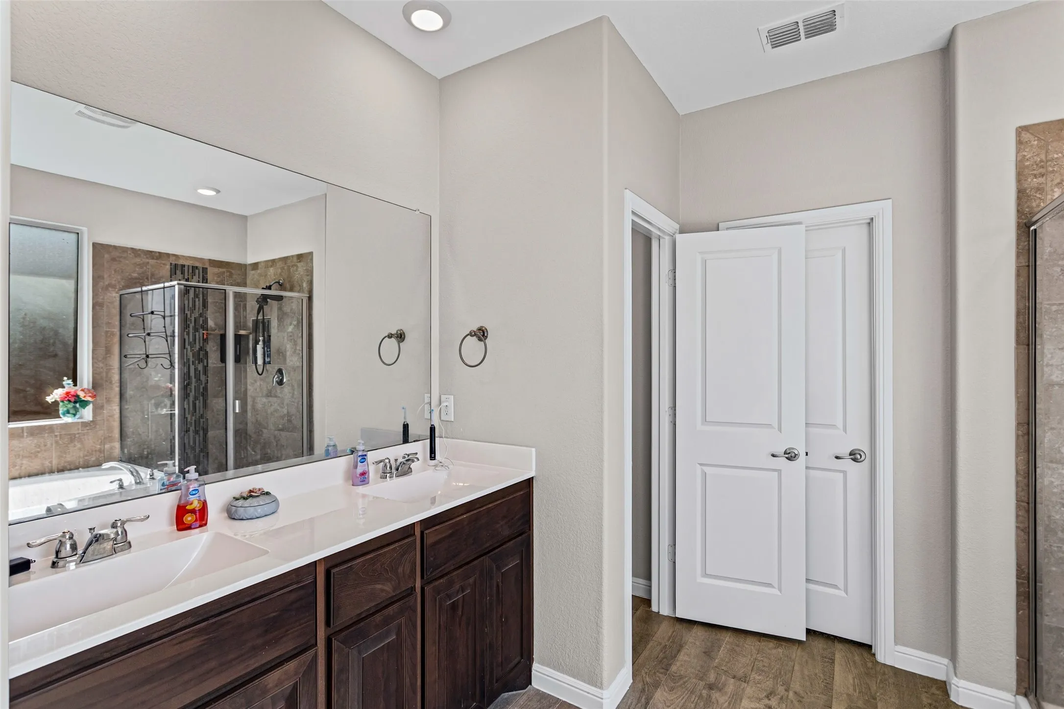 Single Family Residence For Sale in Johnson County , 1212 Dublin Drive, Cleburne, Texas 76033, 4 Bedroom, 2 Bathroom, 2 Garage spaces, 2,097 Sqft, built in 2020, Preowned, mls#21218462, Real Estate Agent in Cleburne, Homes For Sale in Johnson county, Homes For Sale in Cleburne, Realtor in Cleburne Texas, Real Estate Brokerage Independent Realty Texas, Luminita Cordes Realtor