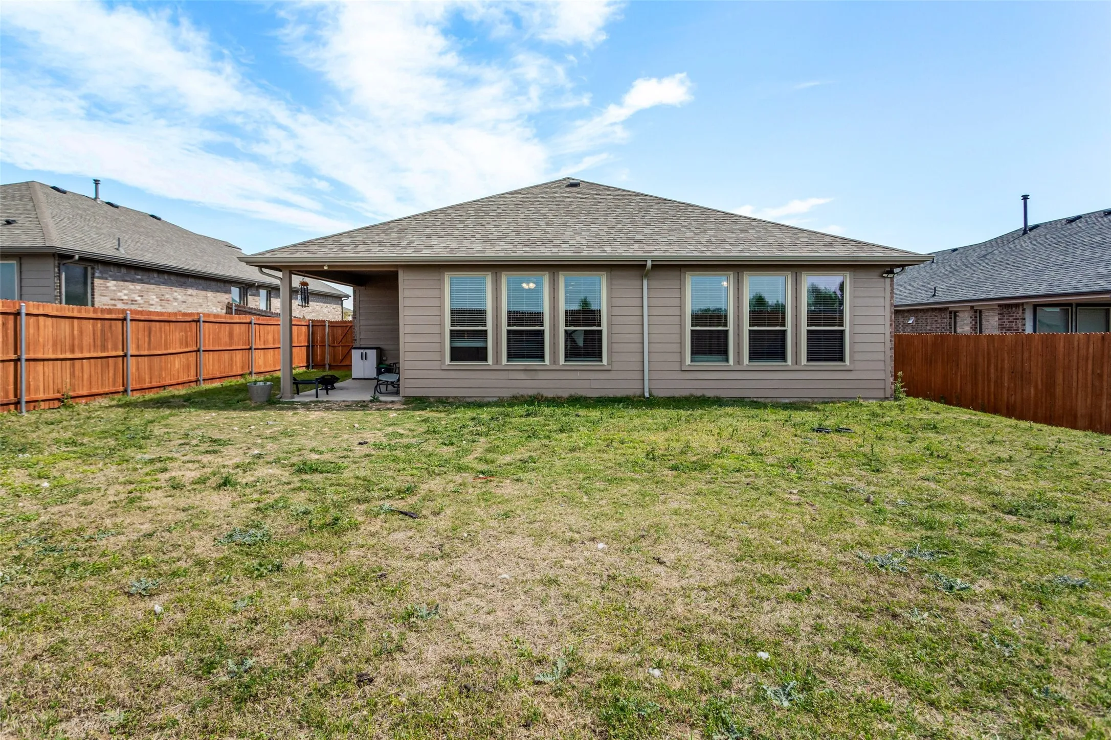 Single Family Residence For Sale in Johnson County , 1212 Dublin Drive, Cleburne, Texas 76033, 4 Bedroom, 2 Bathroom, 2 Garage spaces, 2,097 Sqft, built in 2020, Preowned, mls#21218462, Real Estate Agent in Cleburne, Homes For Sale in Johnson county, Homes For Sale in Cleburne, Realtor in Cleburne Texas, Real Estate Brokerage Independent Realty Texas, Luminita Cordes Realtor
