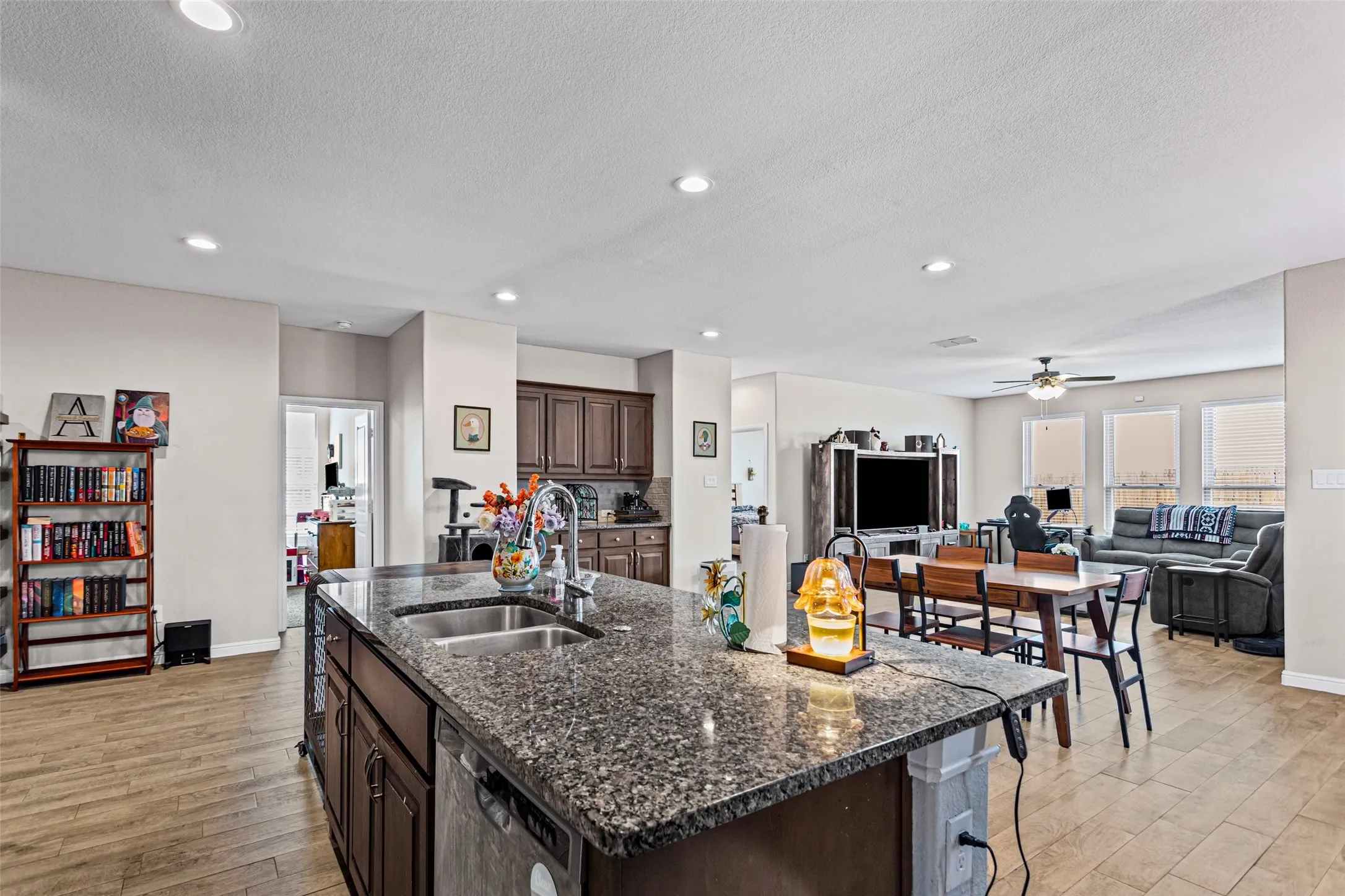 Single Family Residence For Sale in Johnson County , 1212 Dublin Drive, Cleburne, Texas 76033, 4 Bedroom, 2 Bathroom, 2 Garage spaces, 2,097 Sqft, built in 2020, Preowned, mls#21218462, Real Estate Agent in Cleburne, Homes For Sale in Johnson county, Homes For Sale in Cleburne, Realtor in Cleburne Texas, Real Estate Brokerage Independent Realty Texas, Luminita Cordes Realtor