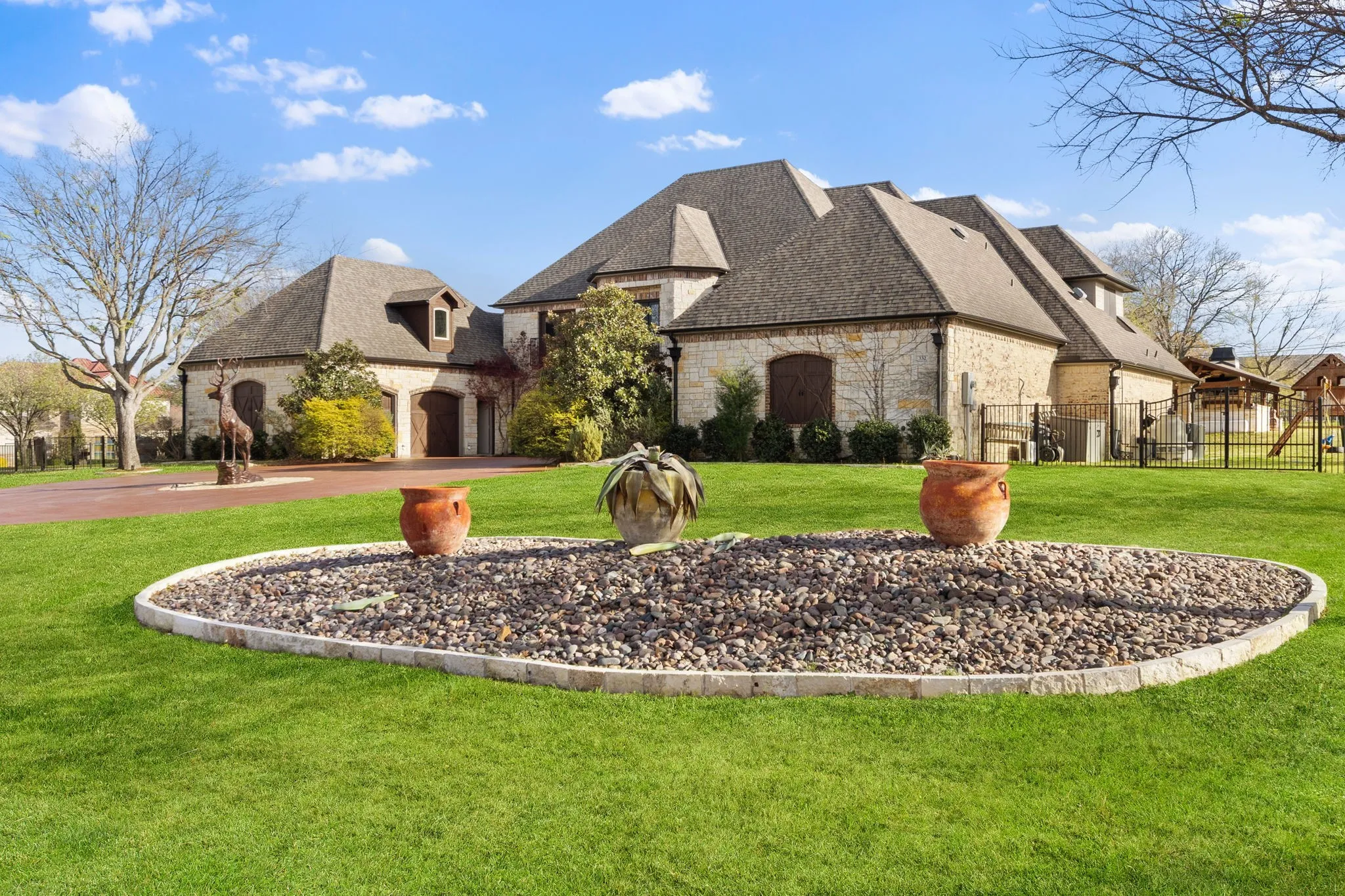 Single Family Residence For Sale in Dallas County , 332 Sedona Falls Drive, Sunnyvale, Texas 75182, 6 Bedroom, 5 Bathroom, 4 Garage spaces, 6,581 Sqft, built in 2005, mls#21218604, Real Estate Agent in Sunnyvale, Homes For Sale in Dallas county, Homes For Sale in Sunnyvale, Realtor in Sunnyvale Texas, Real Estate Brokerage Independent Realty Texas, Luminita Cordes Realtor