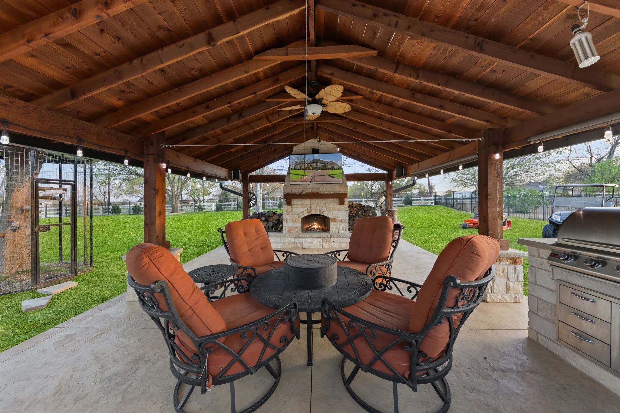 Single Family Residence For Sale in Dallas County , 332 Sedona Falls Drive, Sunnyvale, Texas 75182, 6 Bedroom, 5 Bathroom, 4 Garage spaces, 6,581 Sqft, built in 2005, mls#21218604, Real Estate Agent in Sunnyvale, Homes For Sale in Dallas county, Homes For Sale in Sunnyvale, Realtor in Sunnyvale Texas, Real Estate Brokerage Independent Realty Texas, Luminita Cordes Realtor