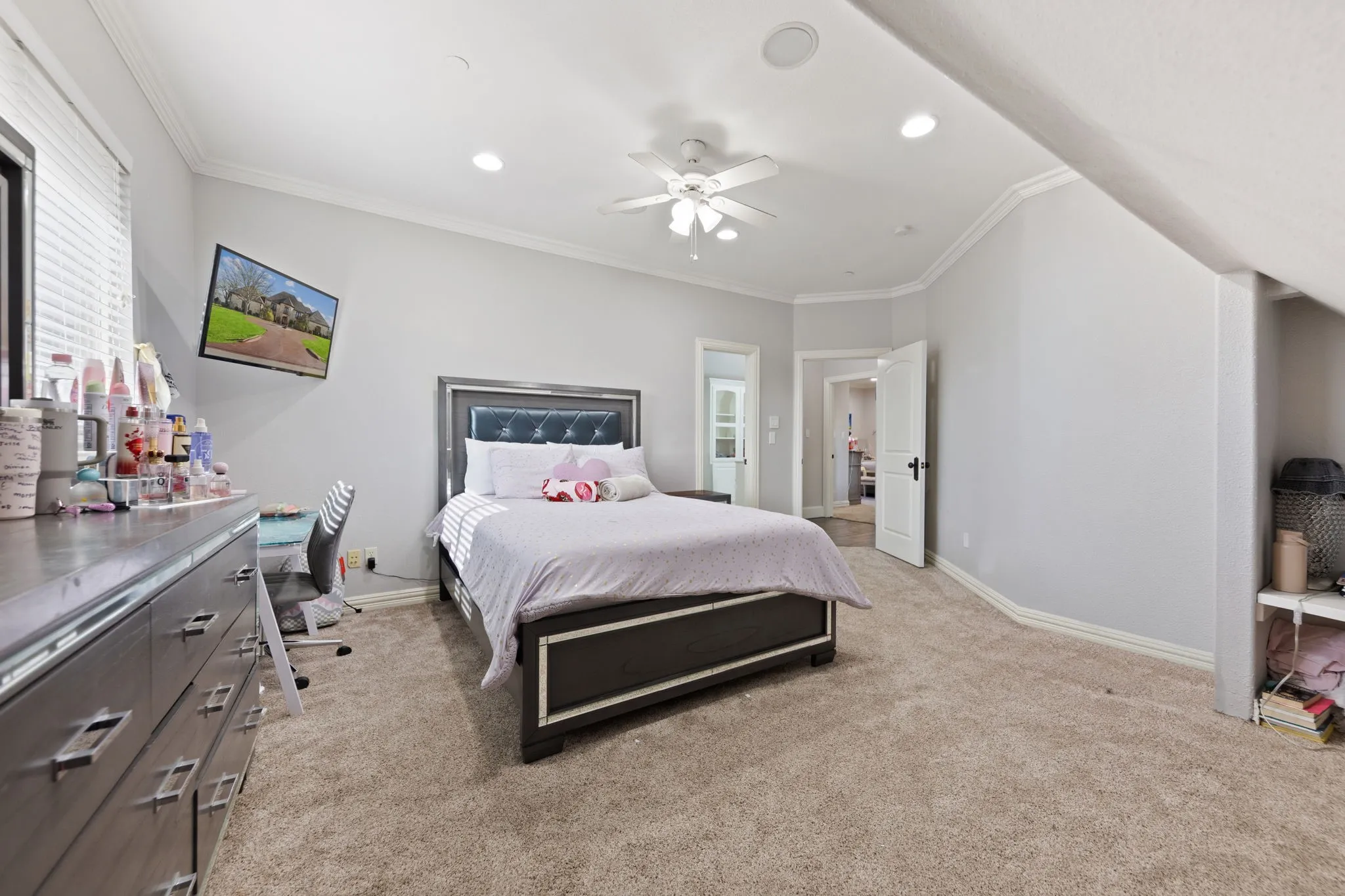 Single Family Residence For Sale in Dallas County , 332 Sedona Falls Drive, Sunnyvale, Texas 75182, 6 Bedroom, 5 Bathroom, 4 Garage spaces, 6,581 Sqft, built in 2005, mls#21218604, Real Estate Agent in Sunnyvale, Homes For Sale in Dallas county, Homes For Sale in Sunnyvale, Realtor in Sunnyvale Texas, Real Estate Brokerage Independent Realty Texas, Luminita Cordes Realtor