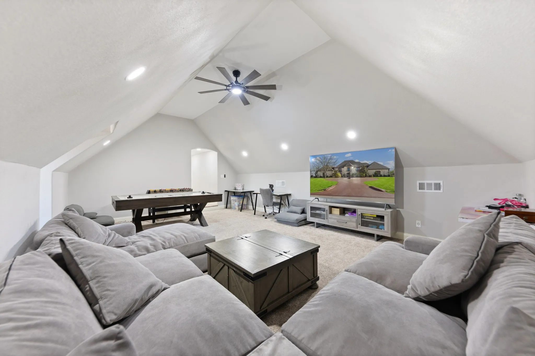 Single Family Residence For Sale in Dallas County , 332 Sedona Falls Drive, Sunnyvale, Texas 75182, 6 Bedroom, 5 Bathroom, 4 Garage spaces, 6,581 Sqft, built in 2005, mls#21218604, Real Estate Agent in Sunnyvale, Homes For Sale in Dallas county, Homes For Sale in Sunnyvale, Realtor in Sunnyvale Texas, Real Estate Brokerage Independent Realty Texas, Luminita Cordes Realtor