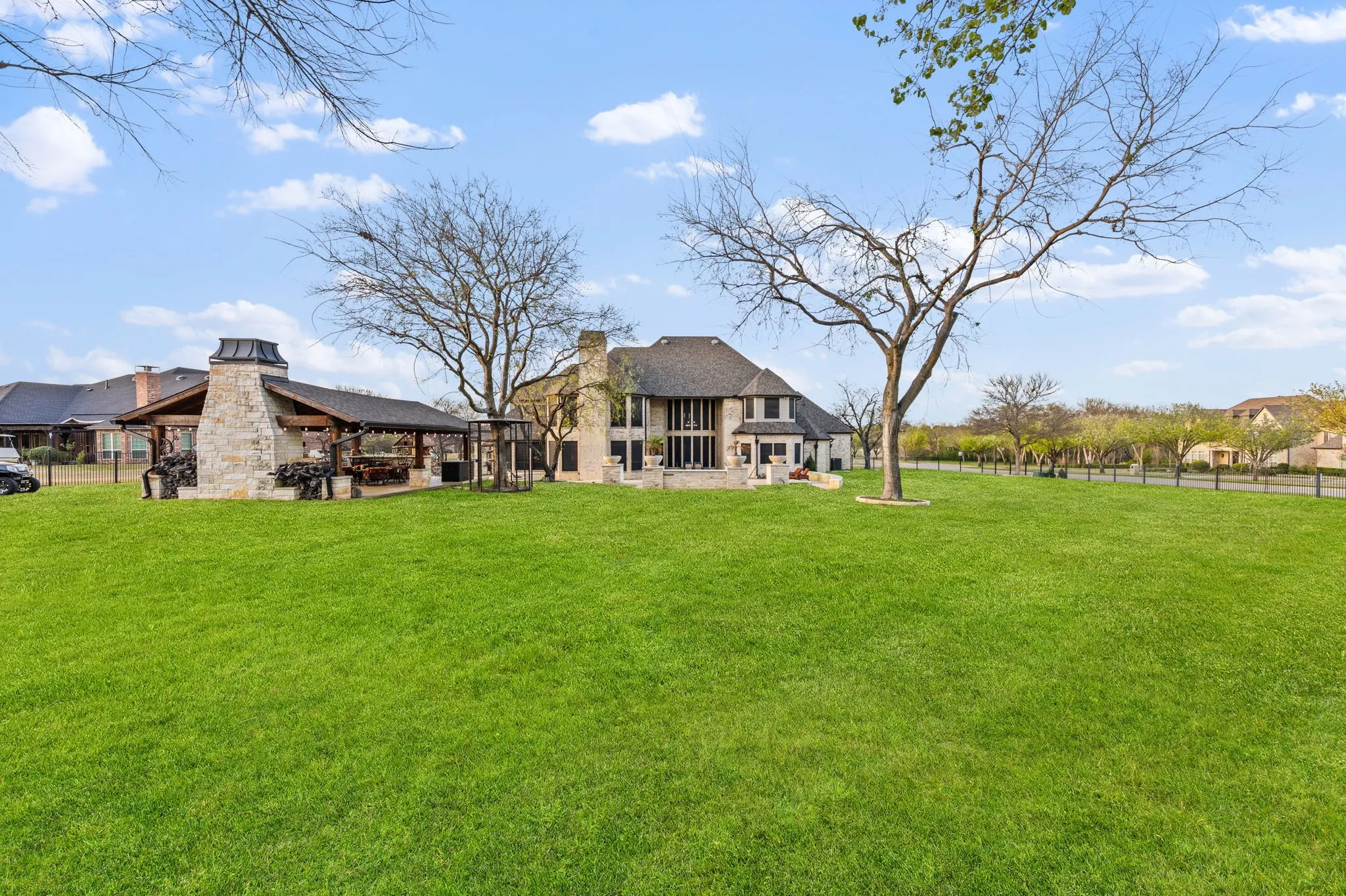 Single Family Residence For Sale in Dallas County , 332 Sedona Falls Drive, Sunnyvale, Texas 75182, 6 Bedroom, 5 Bathroom, 4 Garage spaces, 6,581 Sqft, built in 2005, mls#21218604, Real Estate Agent in Sunnyvale, Homes For Sale in Dallas county, Homes For Sale in Sunnyvale, Realtor in Sunnyvale Texas, Real Estate Brokerage Independent Realty Texas, Luminita Cordes Realtor