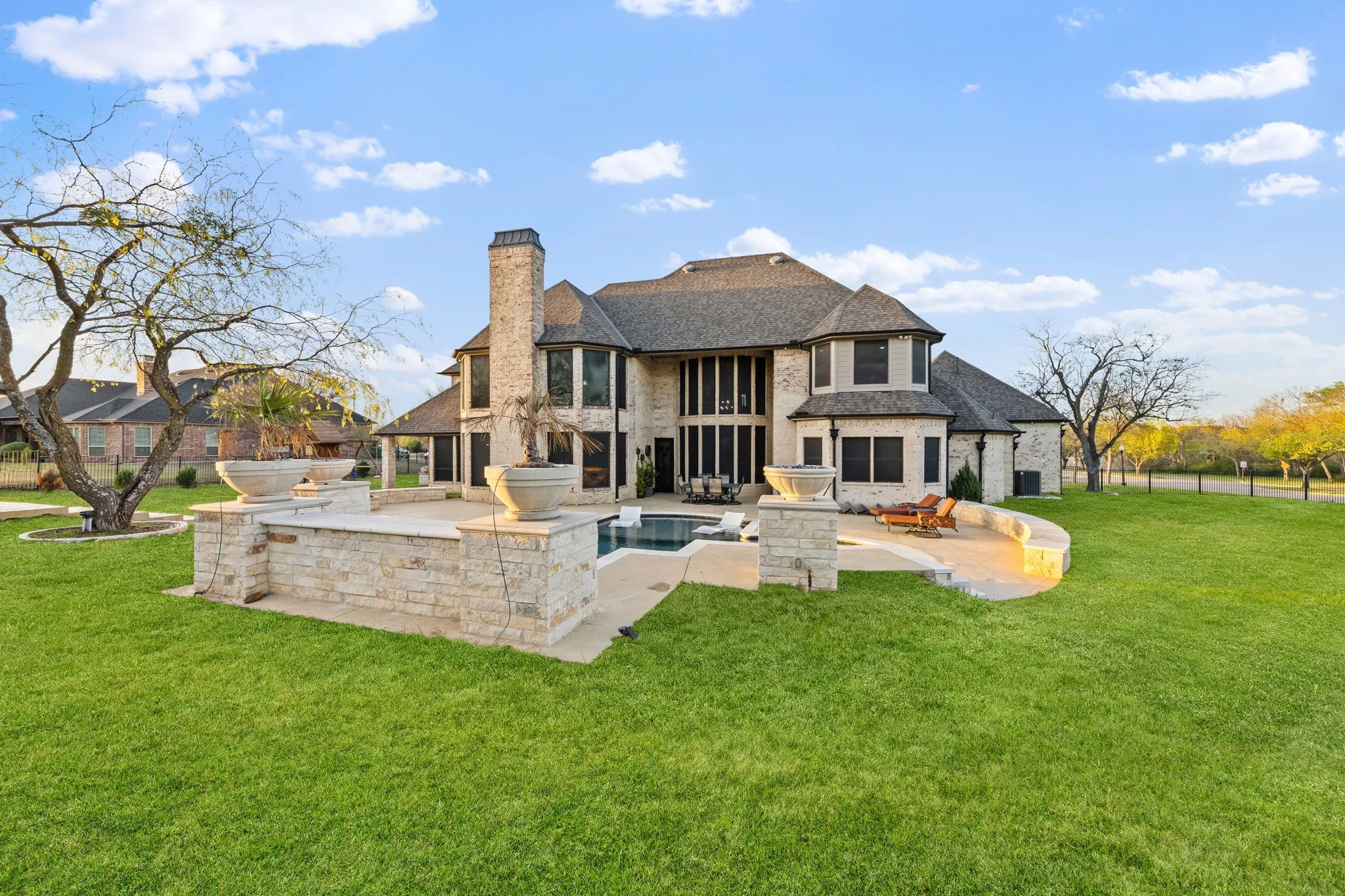 Single Family Residence For Sale in Dallas County , 332 Sedona Falls Drive, Sunnyvale, Texas 75182, 6 Bedroom, 5 Bathroom, 4 Garage spaces, 6,581 Sqft, built in 2005, mls#21218604, Real Estate Agent in Sunnyvale, Homes For Sale in Dallas county, Homes For Sale in Sunnyvale, Realtor in Sunnyvale Texas, Real Estate Brokerage Independent Realty Texas, Luminita Cordes Realtor
