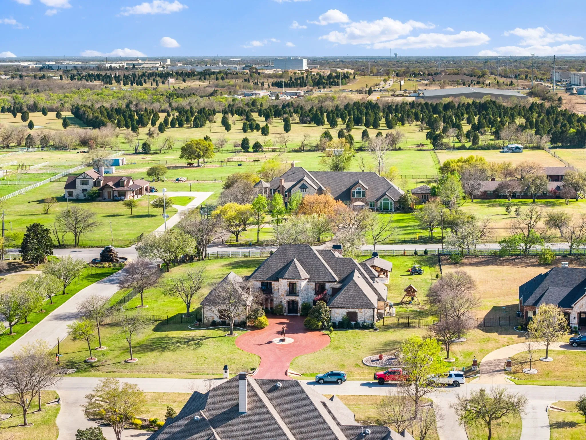 Single Family Residence For Sale in Dallas County , 332 Sedona Falls Drive, Sunnyvale, Texas 75182, 6 Bedroom, 5 Bathroom, 4 Garage spaces, 6,581 Sqft, built in 2005, mls#21218604, Real Estate Agent in Sunnyvale, Homes For Sale in Dallas county, Homes For Sale in Sunnyvale, Realtor in Sunnyvale Texas, Real Estate Brokerage Independent Realty Texas, Luminita Cordes Realtor