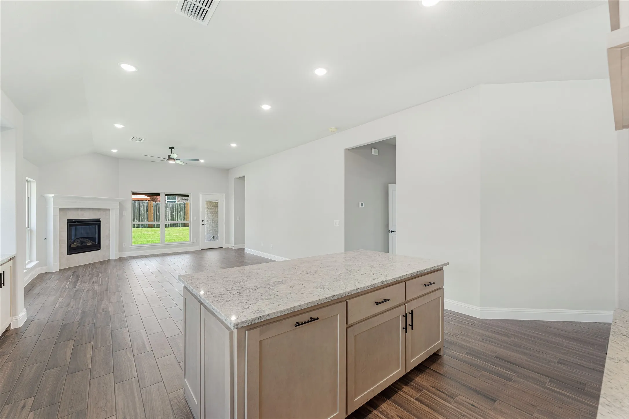 Single Family Residence For Sale in Denton County , 179 Creekside Drive, Sanger, Texas 76266, 4 Bedroom, 2 Bathroom, 2 Garage spaces, 2,235 Sqft, built in 2026, New Construction - Incomplete, mls#21218738, Real Estate Agent in Sanger, Homes For Sale in Denton county, Homes For Sale in Sanger, Realtor in Sanger Texas, Real Estate Brokerage Independent Realty Texas, Luminita Cordes Realtor