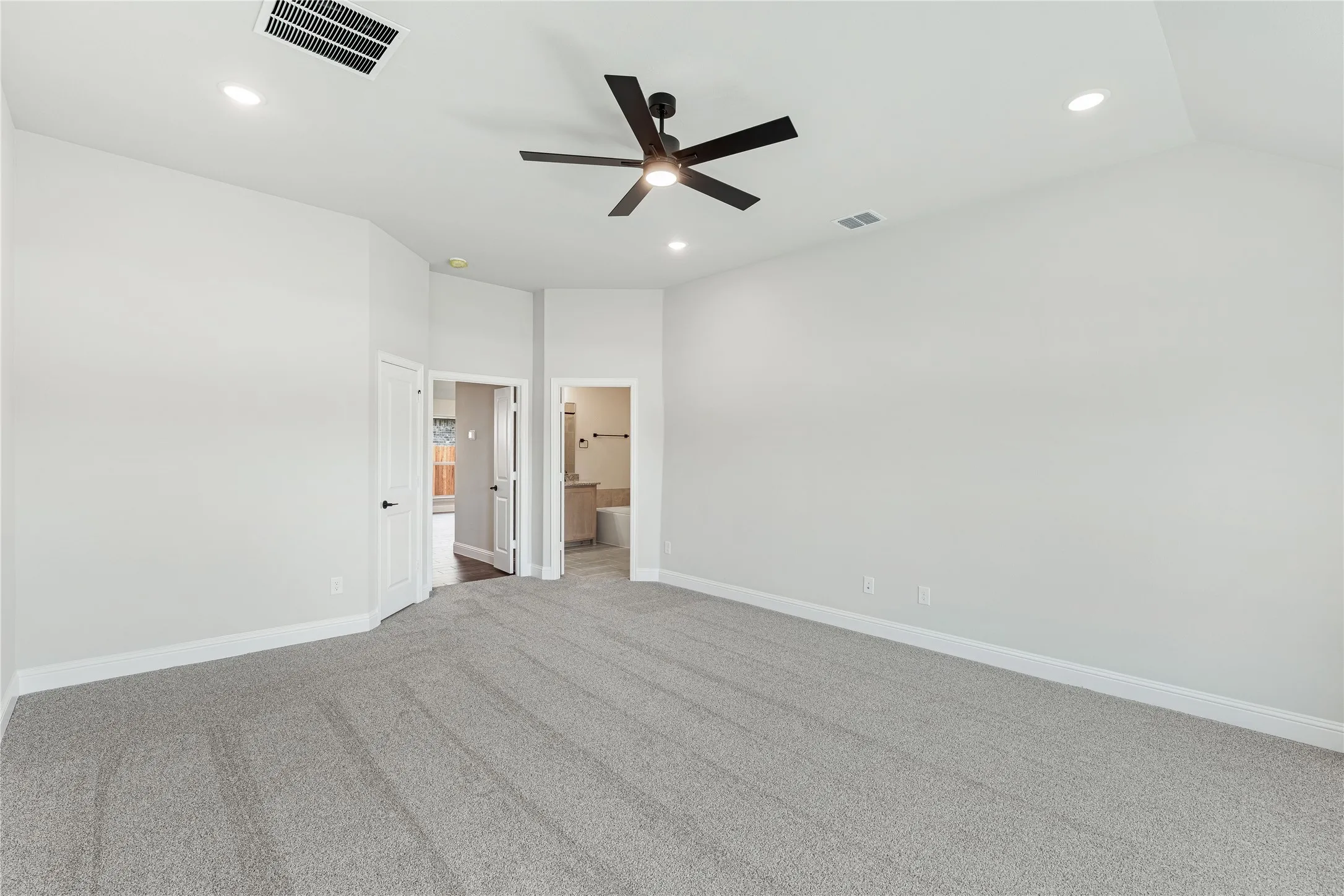 Single Family Residence For Sale in Denton County , 179 Creekside Drive, Sanger, Texas 76266, 4 Bedroom, 2 Bathroom, 2 Garage spaces, 2,235 Sqft, built in 2026, New Construction - Incomplete, mls#21218738, Real Estate Agent in Sanger, Homes For Sale in Denton county, Homes For Sale in Sanger, Realtor in Sanger Texas, Real Estate Brokerage Independent Realty Texas, Luminita Cordes Realtor