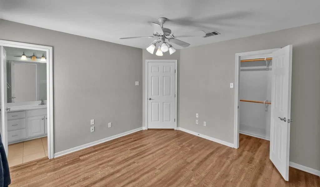 Condominium For Sale in Mc Lennan County , 1701 S 12th Street 1204, Waco, Texas 76706, 2 Bedroom, 3 Bathroom, Garage spaces, 1,247 Sqft, built in 2003, Preowned, mls#21217419, Real Estate Agent in Waco, Homes For Sale in Mc Lennan county, Homes For Sale in Waco, Realtor in Waco Texas, Real Estate Brokerage Independent Realty Texas, Luminita Cordes Realtor