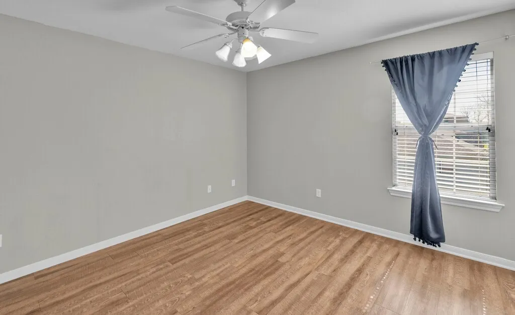 Condominium For Sale in Mc Lennan County , 1701 S 12th Street 1204, Waco, Texas 76706, 2 Bedroom, 3 Bathroom, Garage spaces, 1,247 Sqft, built in 2003, Preowned, mls#21217419, Real Estate Agent in Waco, Homes For Sale in Mc Lennan county, Homes For Sale in Waco, Realtor in Waco Texas, Real Estate Brokerage Independent Realty Texas, Luminita Cordes Realtor