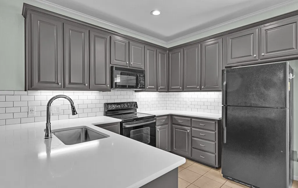 Condominium For Sale in Mc Lennan County , 1701 S 12th Street 1204, Waco, Texas 76706, 2 Bedroom, 3 Bathroom, Garage spaces, 1,247 Sqft, built in 2003, Preowned, mls#21217419, Real Estate Agent in Waco, Homes For Sale in Mc Lennan county, Homes For Sale in Waco, Realtor in Waco Texas, Real Estate Brokerage Independent Realty Texas, Luminita Cordes Realtor