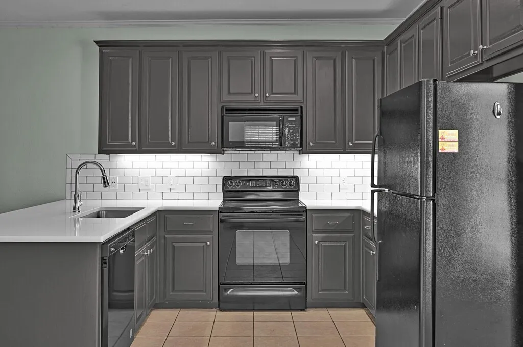 Condominium For Sale in Mc Lennan County , 1701 S 12th Street 1204, Waco, Texas 76706, 2 Bedroom, 3 Bathroom, Garage spaces, 1,247 Sqft, built in 2003, Preowned, mls#21217419, Real Estate Agent in Waco, Homes For Sale in Mc Lennan county, Homes For Sale in Waco, Realtor in Waco Texas, Real Estate Brokerage Independent Realty Texas, Luminita Cordes Realtor