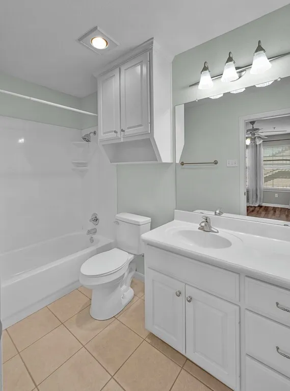Condominium For Sale in Mc Lennan County , 1701 S 12th Street 1204, Waco, Texas 76706, 2 Bedroom, 3 Bathroom, Garage spaces, 1,247 Sqft, built in 2003, Preowned, mls#21217419, Real Estate Agent in Waco, Homes For Sale in Mc Lennan county, Homes For Sale in Waco, Realtor in Waco Texas, Real Estate Brokerage Independent Realty Texas, Luminita Cordes Realtor
