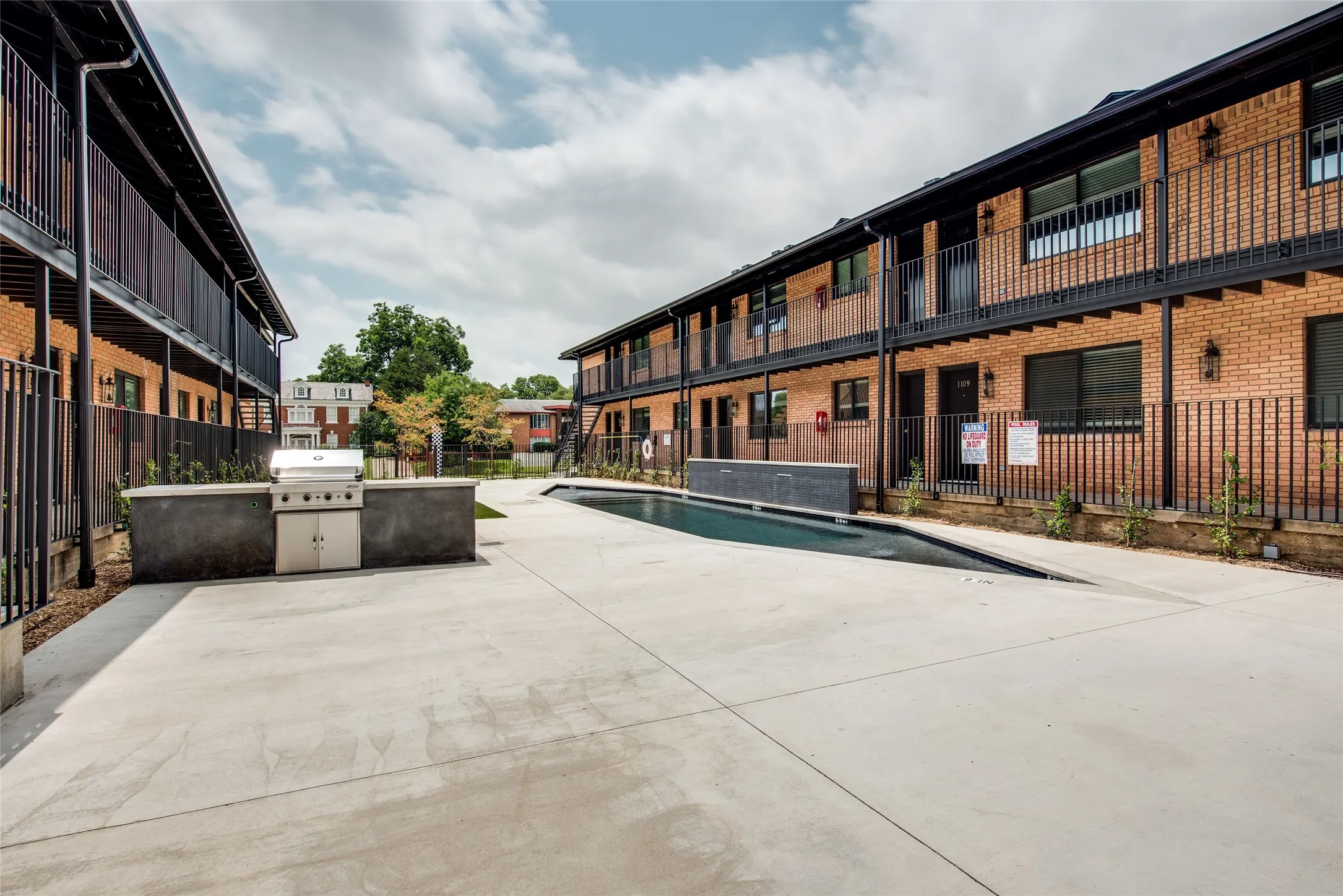 Apartment For Sale in Dallas County , 5103-5111 Live Oak Street, Dallas, Texas 75206, 60 Bedroom, 44 Bathroom, Garage spaces, 0 Sqft, built in 1957, Preowned, mls#21218719, Real Estate Agent in Dallas, Homes For Sale in Dallas county, Homes For Sale in Dallas, Realtor in Dallas Texas, Real Estate Brokerage Independent Realty Texas, Luminita Cordes Realtor