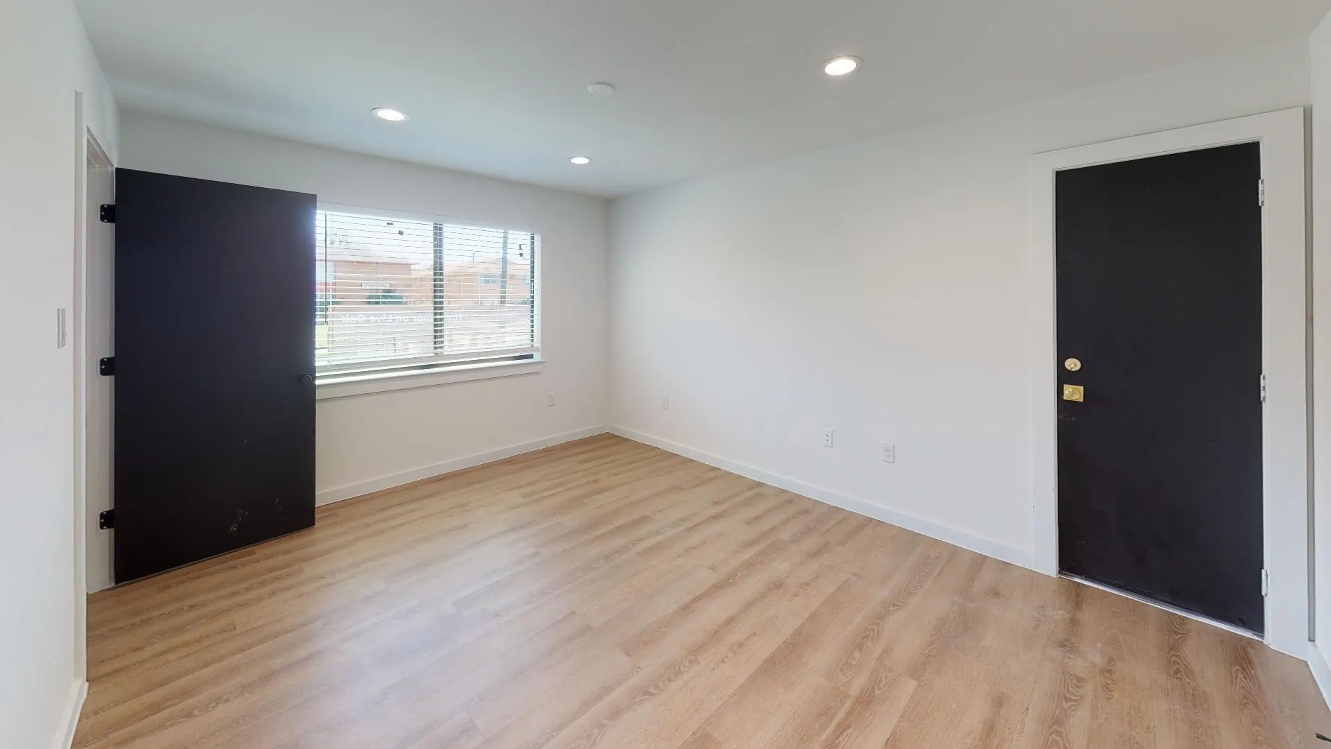 Apartment For Sale in Dallas County , 5103-5111 Live Oak Street, Dallas, Texas 75206, 60 Bedroom, 44 Bathroom, Garage spaces, 0 Sqft, built in 1957, Preowned, mls#21218719, Real Estate Agent in Dallas, Homes For Sale in Dallas county, Homes For Sale in Dallas, Realtor in Dallas Texas, Real Estate Brokerage Independent Realty Texas, Luminita Cordes Realtor