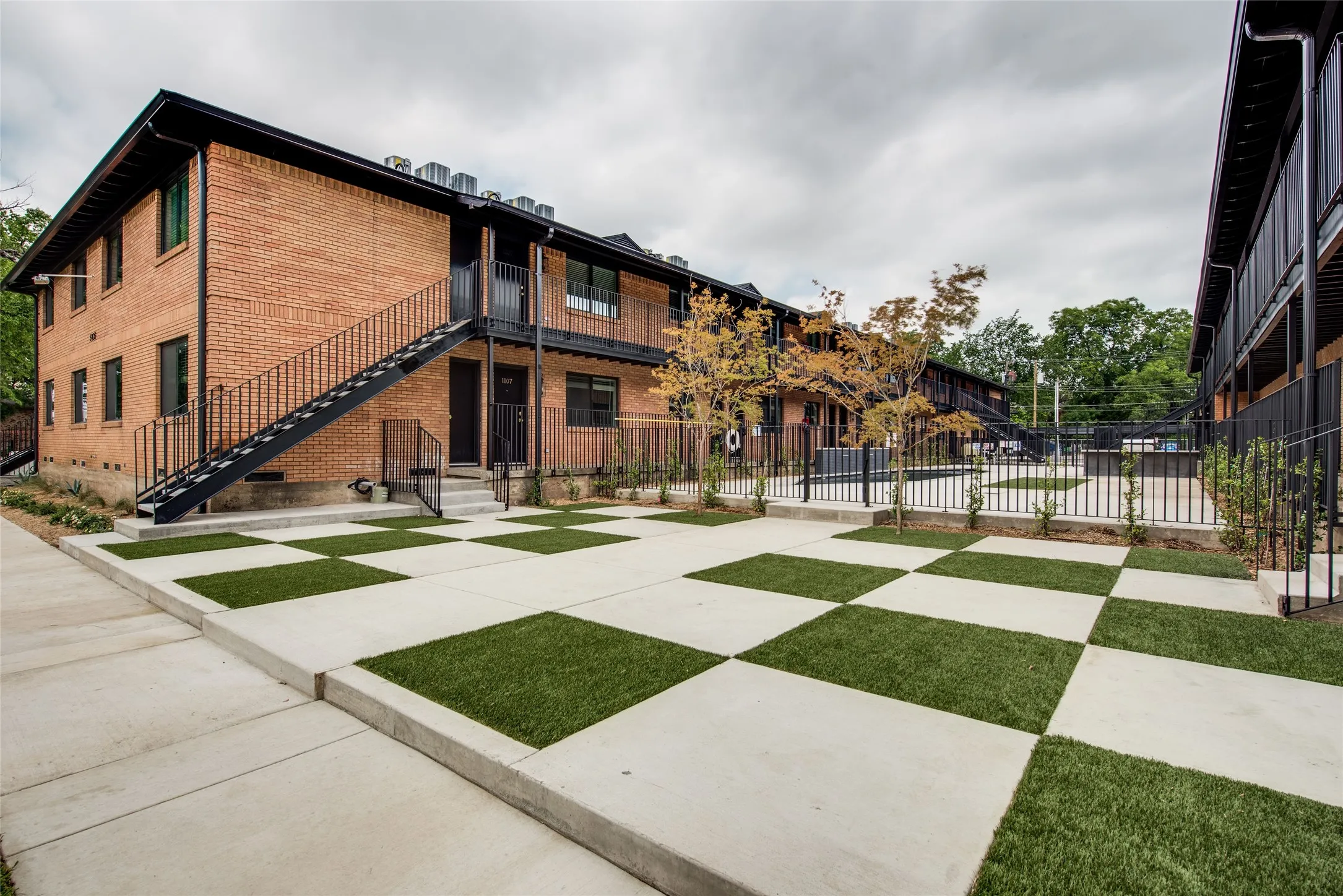 Apartment For Sale in Dallas County , 5103-5111 Live Oak Street, Dallas, Texas 75206, 60 Bedroom, 44 Bathroom, Garage spaces, 0 Sqft, built in 1957, Preowned, mls#21218719, Real Estate Agent in Dallas, Homes For Sale in Dallas county, Homes For Sale in Dallas, Realtor in Dallas Texas, Real Estate Brokerage Independent Realty Texas, Luminita Cordes Realtor