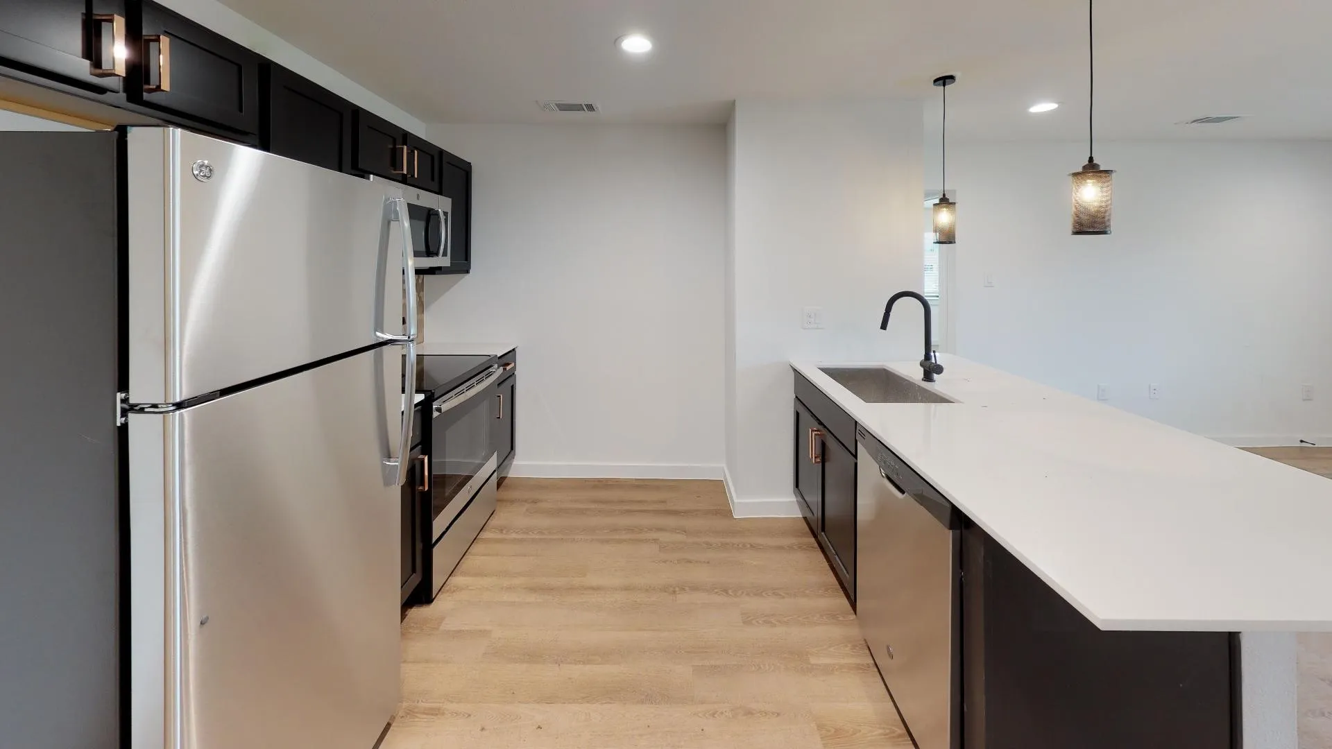 Apartment For Sale in Dallas County , 5103-5111 Live Oak Street, Dallas, Texas 75206, 60 Bedroom, 44 Bathroom, Garage spaces, 0 Sqft, built in 1957, Preowned, mls#21218719, Real Estate Agent in Dallas, Homes For Sale in Dallas county, Homes For Sale in Dallas, Realtor in Dallas Texas, Real Estate Brokerage Independent Realty Texas, Luminita Cordes Realtor
