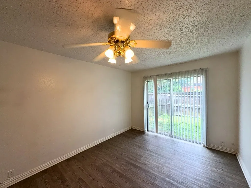 Townhouse For Rent in Dallas County , 2613 Amherst Court, Irving, Texas 75038, 3 Bedroom, 2 Bathroom, Garage spaces, 1,150 Sqft, built in 1973, Preowned, mls#21218774, Real Estate Agent in Irving, Homes For Rent in Dallas county, Homes For Rent in Irving, Realtor in Irving Texas, Real Estate Brokerage Independent Realty Texas, Luminita Cordes Realtor