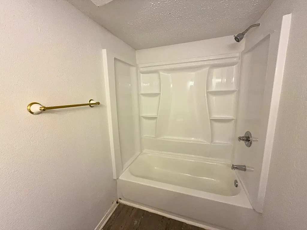 Townhouse For Rent in Dallas County , 2613 Amherst Court, Irving, Texas 75038, 3 Bedroom, 2 Bathroom, Garage spaces, 1,150 Sqft, built in 1973, Preowned, mls#21218774, Real Estate Agent in Irving, Homes For Rent in Dallas county, Homes For Rent in Irving, Realtor in Irving Texas, Real Estate Brokerage Independent Realty Texas, Luminita Cordes Realtor