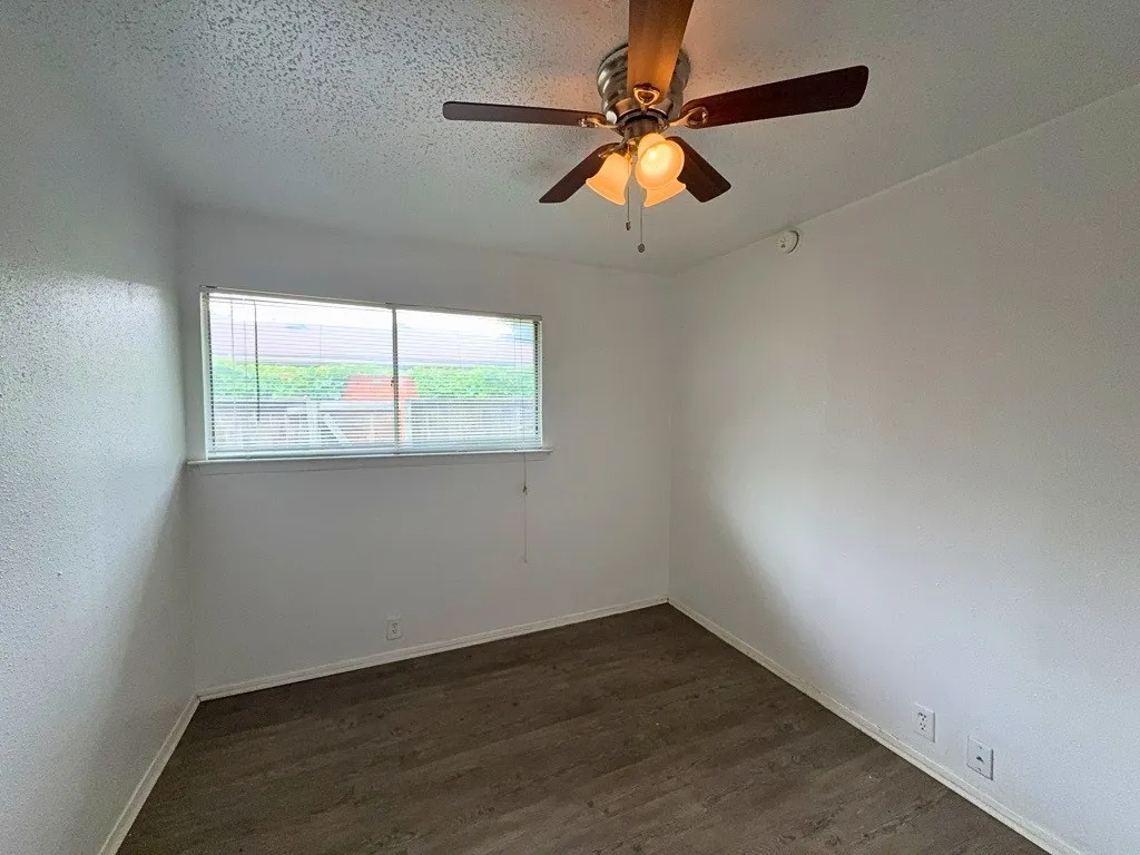 Townhouse For Rent in Dallas County , 2613 Amherst Court, Irving, Texas 75038, 3 Bedroom, 2 Bathroom, Garage spaces, 1,150 Sqft, built in 1973, Preowned, mls#21218774, Real Estate Agent in Irving, Homes For Rent in Dallas county, Homes For Rent in Irving, Realtor in Irving Texas, Real Estate Brokerage Independent Realty Texas, Luminita Cordes Realtor